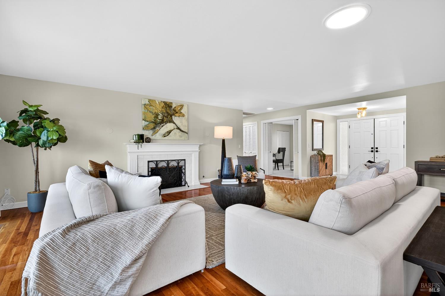 Detail Gallery Image 33 of 65 For 333 Golf Ct, Santa Rosa,  CA 95409 - 3 Beds | 2 Baths