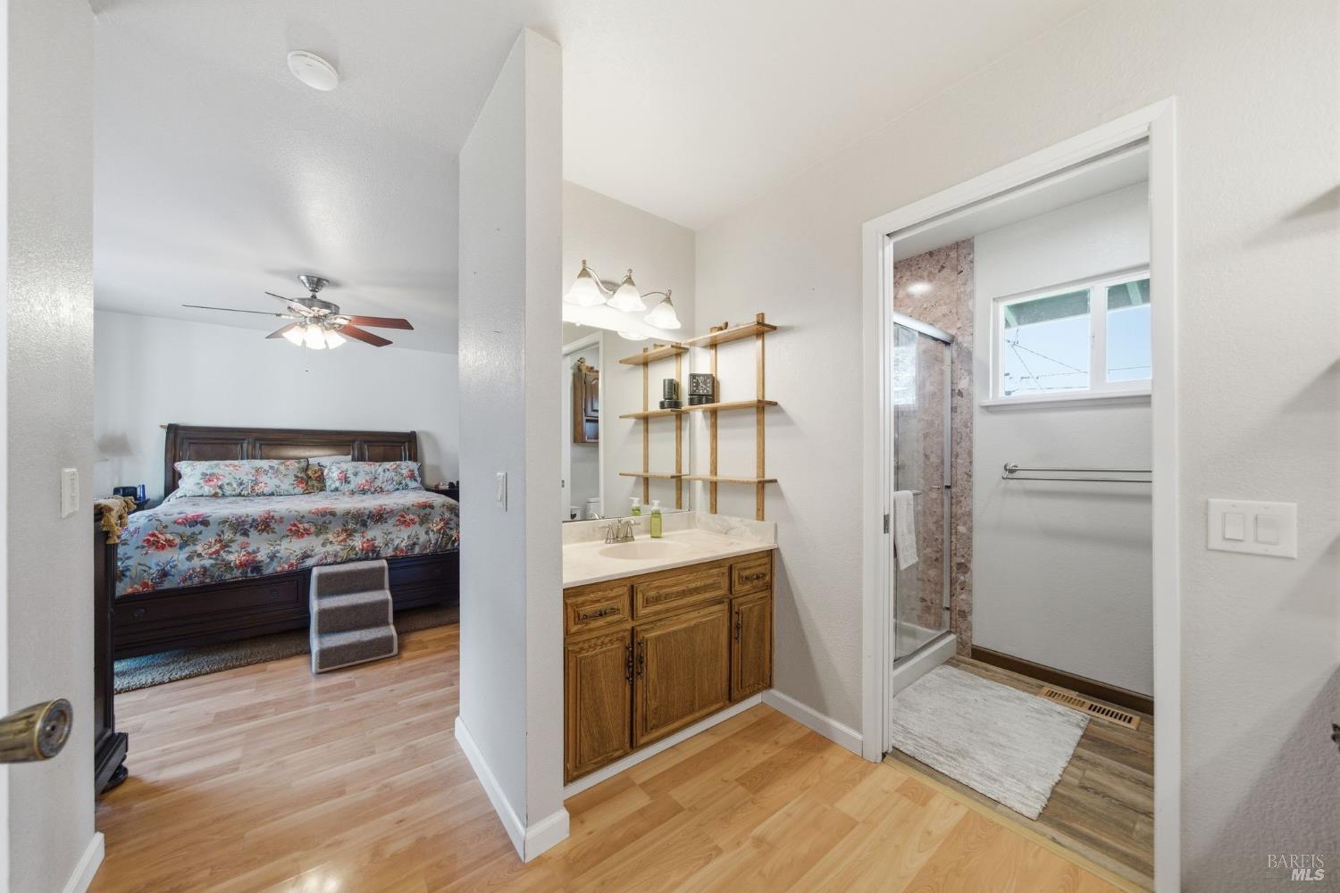 Detail Gallery Image 11 of 27 For 5408 Hessel Ave, Sebastopol,  CA 95472 - 4 Beds | 2 Baths