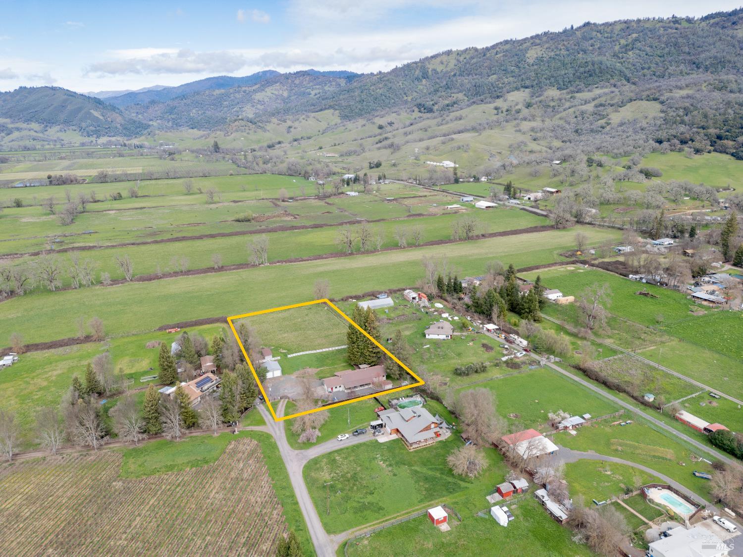 Detail Gallery Image 38 of 40 For 10450 Main St, Potter Valley,  CA 95469 - 4 Beds | 2 Baths