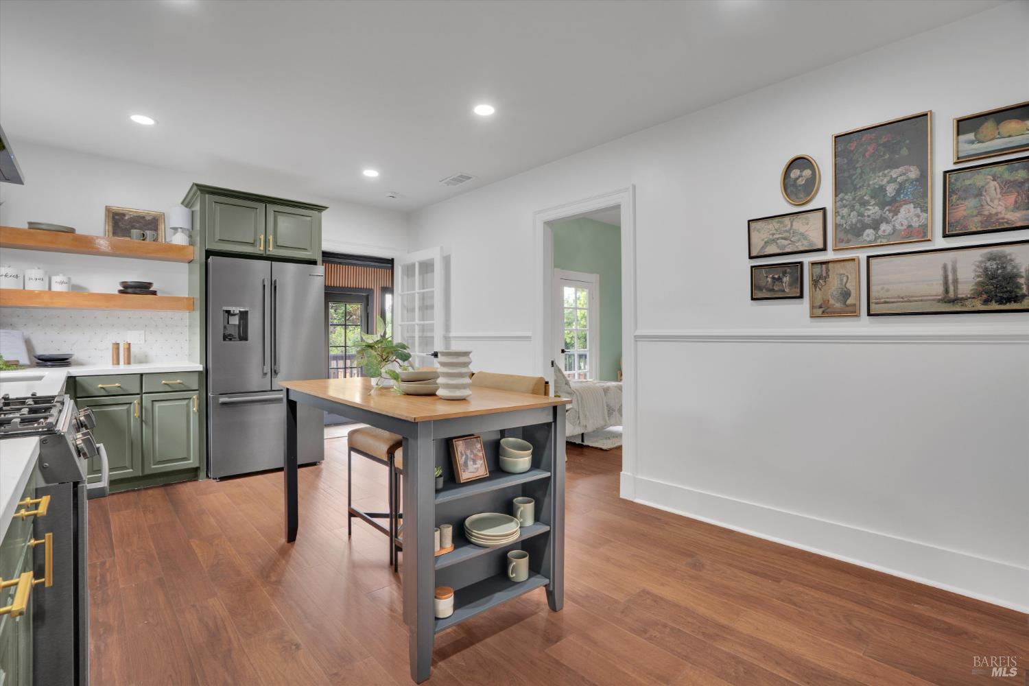 Detail Gallery Image 16 of 59 For 431 Brown St, Napa,  CA 94559 - 5 Beds | 2 Baths