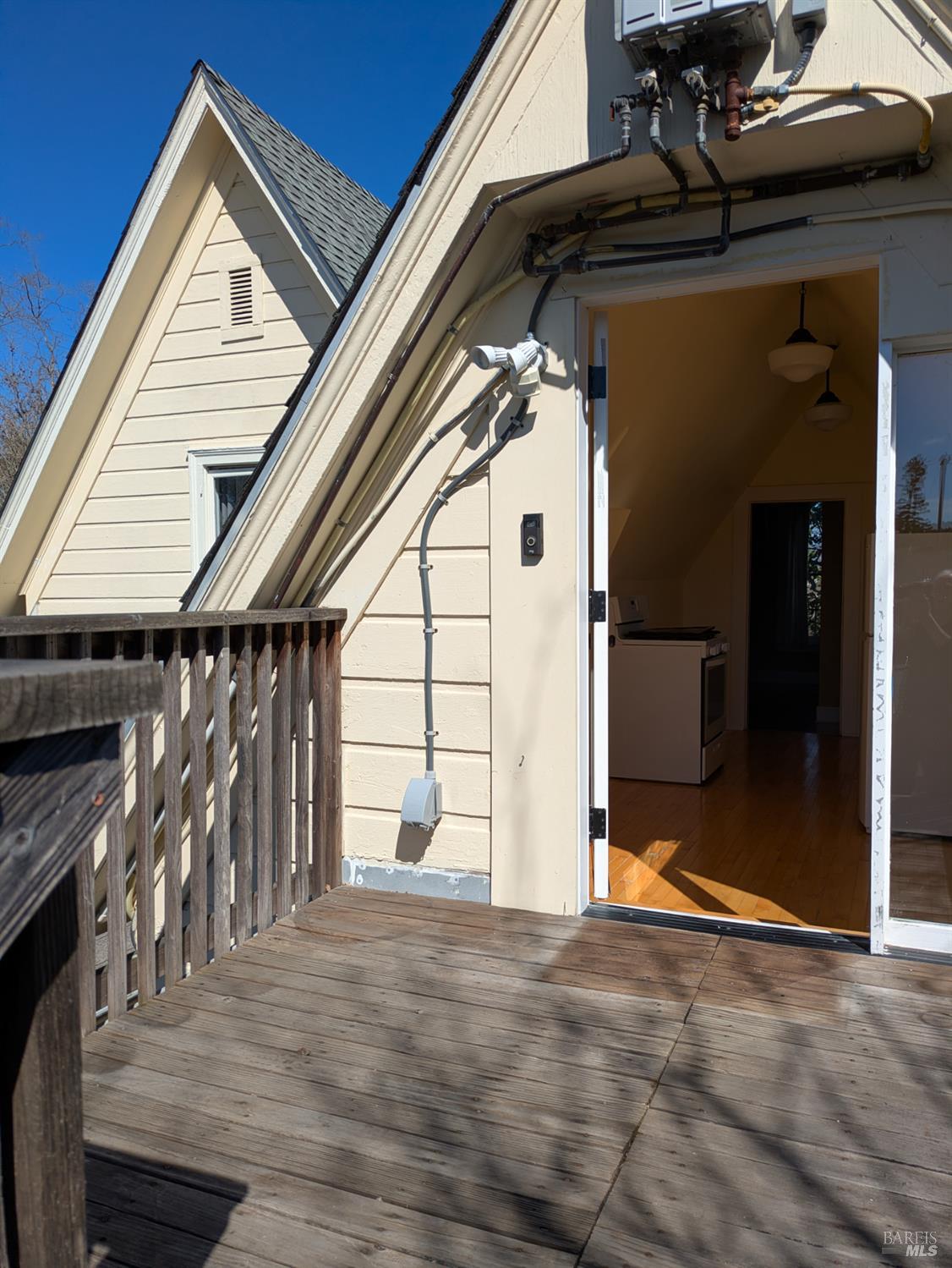 Detail Gallery Image 3 of 30 For 400 6th St #3,  Petaluma,  CA 94952 - 2 Beds | 1 Baths