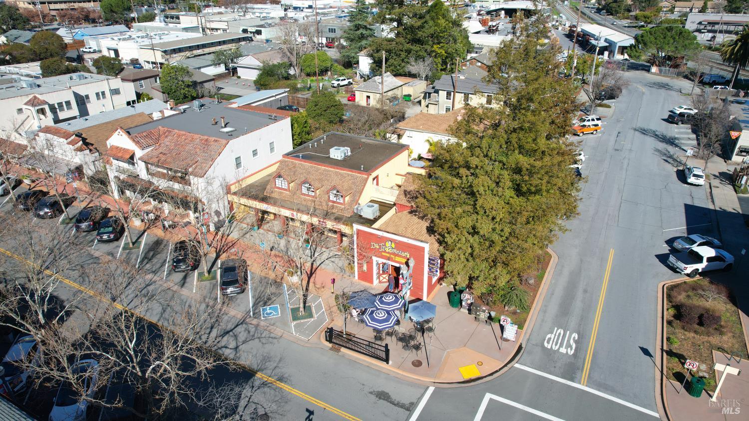 Detail Gallery Image 46 of 49 For 11 Saddlebrook Ct, Novato,  CA 94947 - 4 Beds | 4 Baths