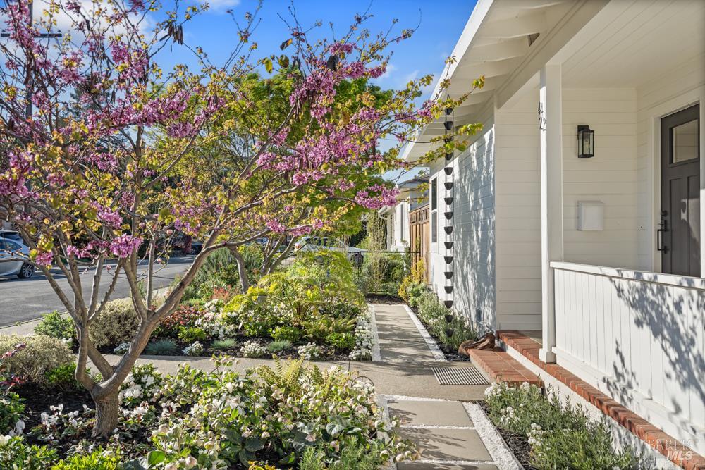 Detail Gallery Image 3 of 60 For 42 Billou St, San Rafael,  CA 94901 - 3 Beds | 2 Baths