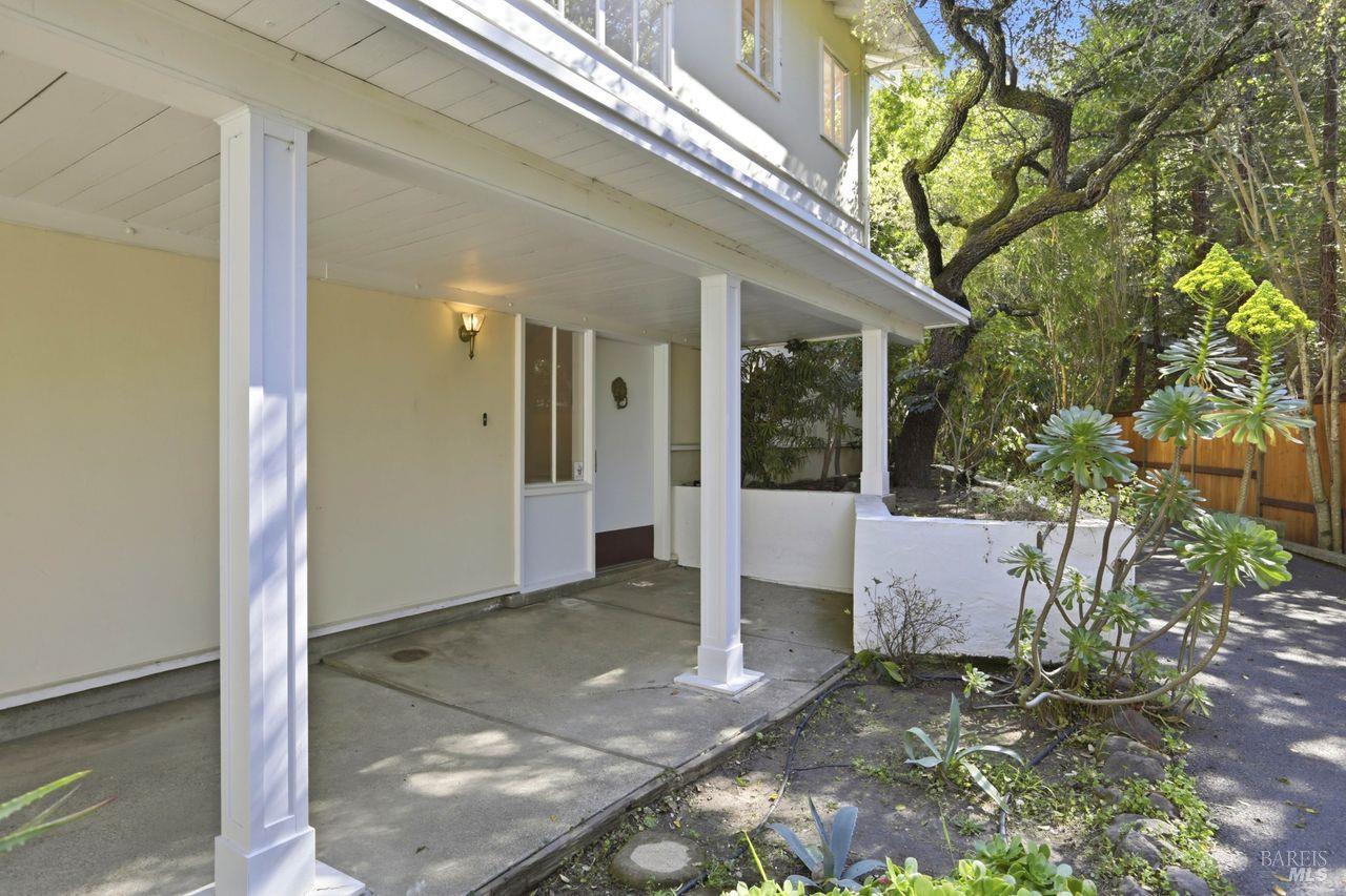 Detail Gallery Image 4 of 53 For 214 Poplar Dr, Kentfield,  CA 94904 - 4 Beds | 2/1 Baths