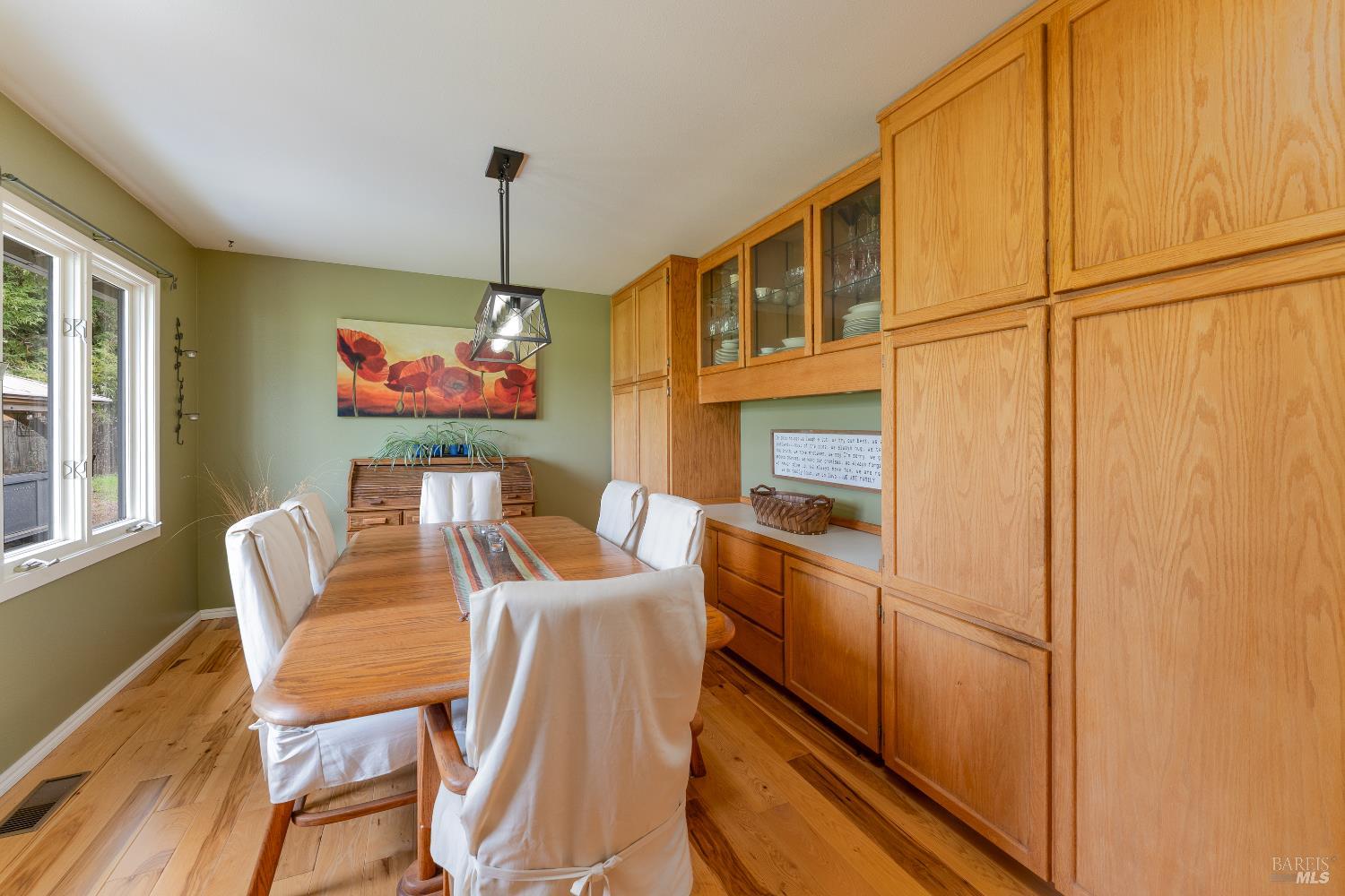 Detail Gallery Image 4 of 40 For 10450 Main St, Potter Valley,  CA 95469 - 4 Beds | 2 Baths