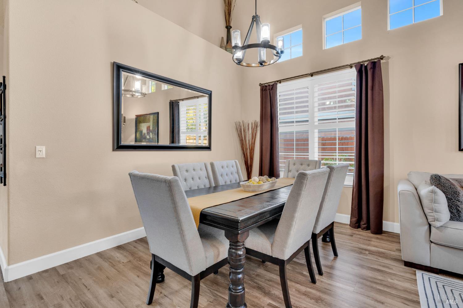 Detail Gallery Image 11 of 72 For 1841 Stockbridge Dr, Fairfield,  CA 94534 - 5 Beds | 4 Baths