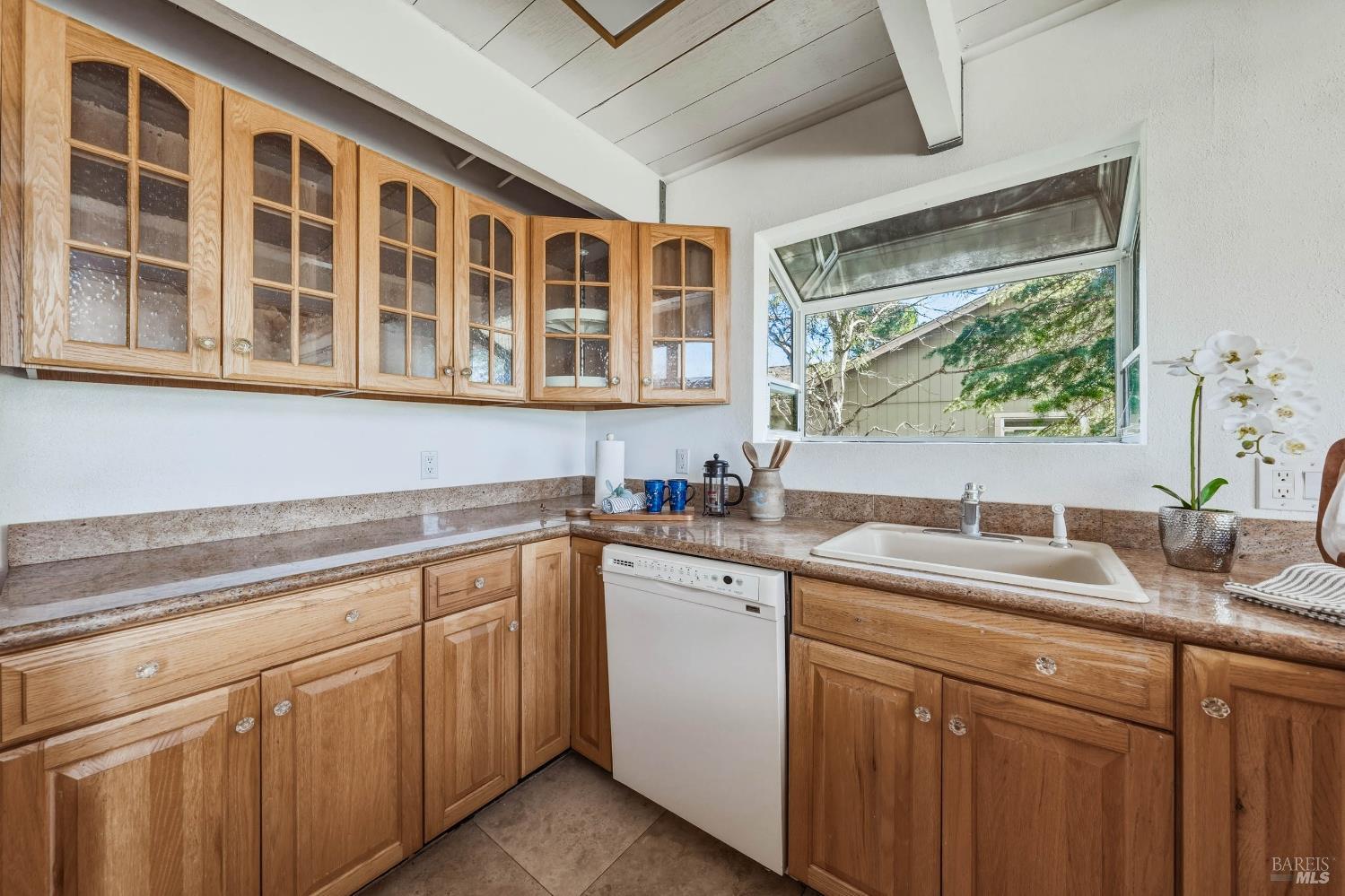 Detail Gallery Image 45 of 58 For 19383 Stonegate Rd, Hidden Valley Lake,  CA 95467 - 4 Beds | 3 Baths