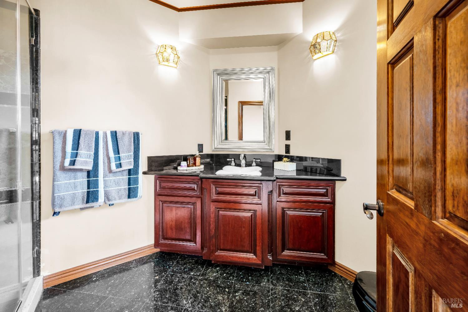 Detail Gallery Image 17 of 47 For 1051 S Main St, Willits,  CA 95490 - 3 Beds | 4 Baths