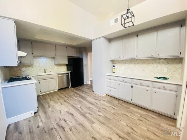 Detail Gallery Image 4 of 18 For 1315 Pinewood Ct, Dixon,  CA 95620 - 3 Beds | 2 Baths