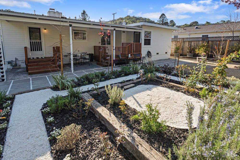 Detail Gallery Image 43 of 60 For 42 Billou St, San Rafael,  CA 94901 - 3 Beds | 2 Baths