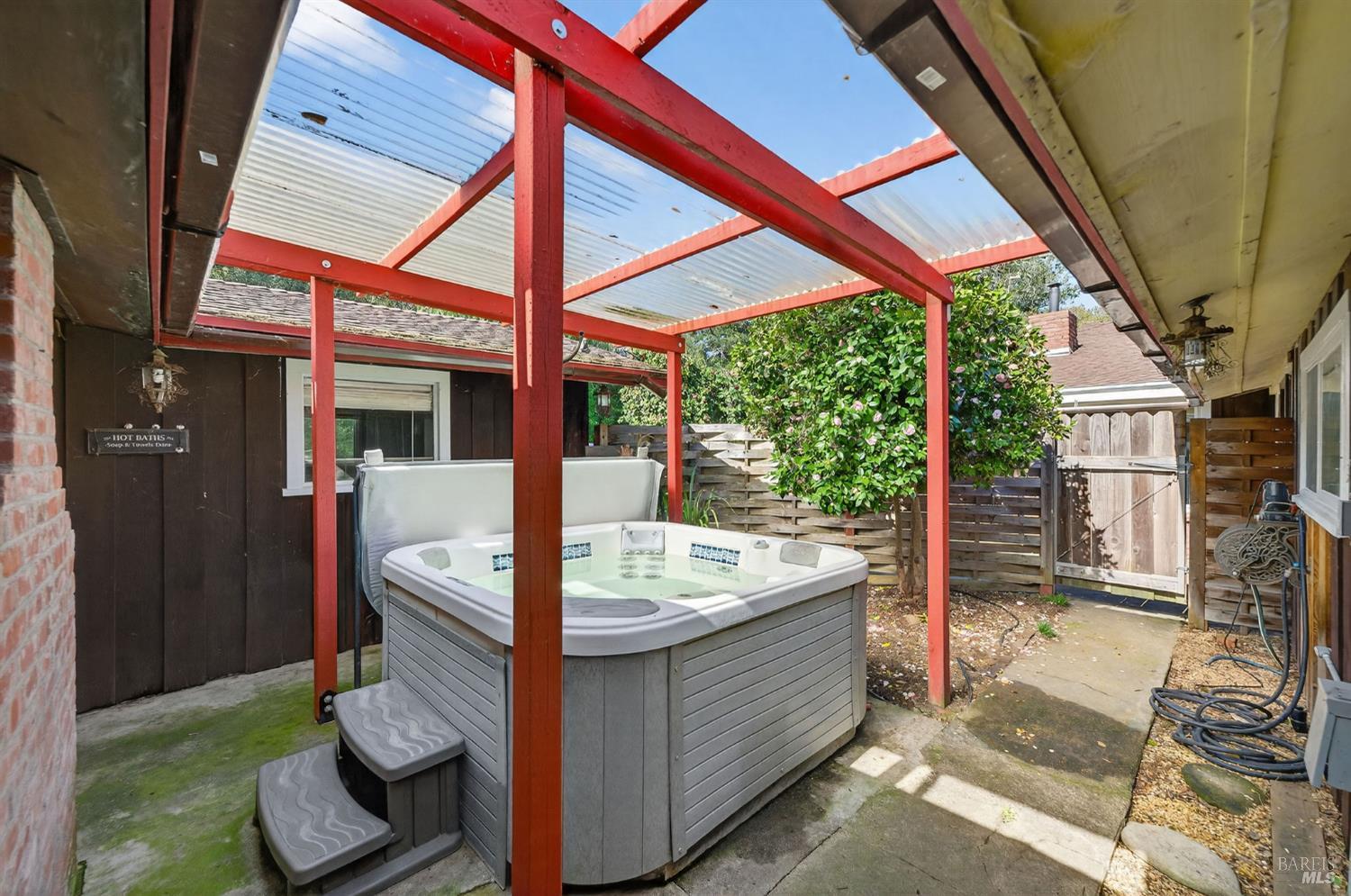 Detail Gallery Image 32 of 50 For 1450 Timberhill Rd, Santa Rosa,  CA 95401 - 6 Beds | 4 Baths