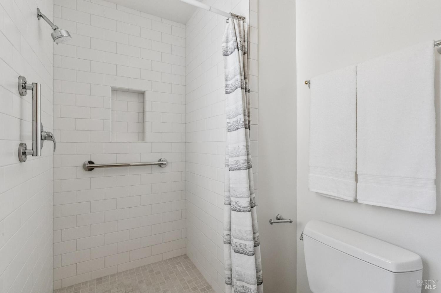 Detail Gallery Image 30 of 45 For 266 Riviera Dr, San Rafael,  CA 94901 - 4 Beds | 2 Baths