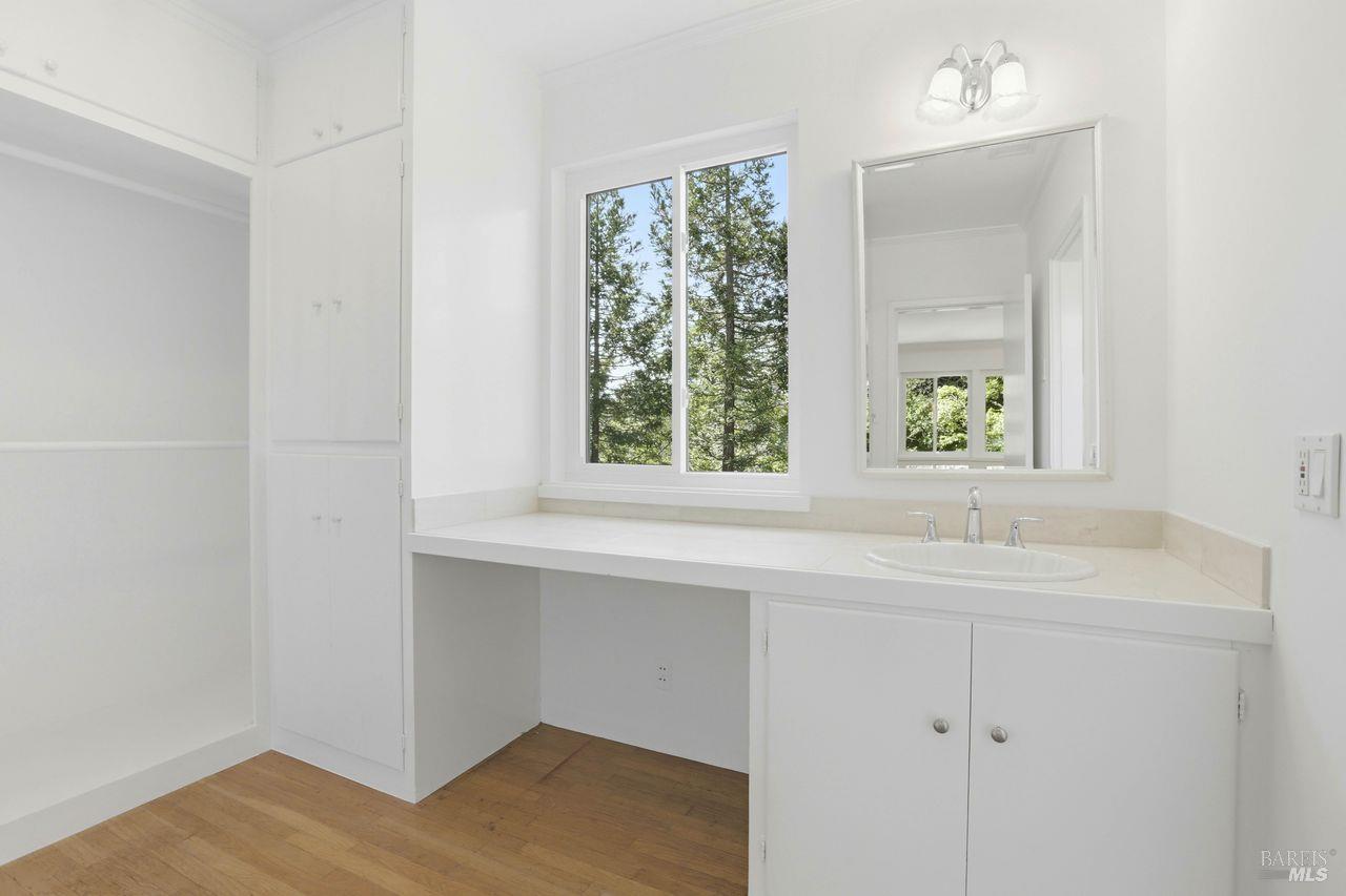 Detail Gallery Image 39 of 53 For 214 Poplar Dr, Kentfield,  CA 94904 - 4 Beds | 2/1 Baths