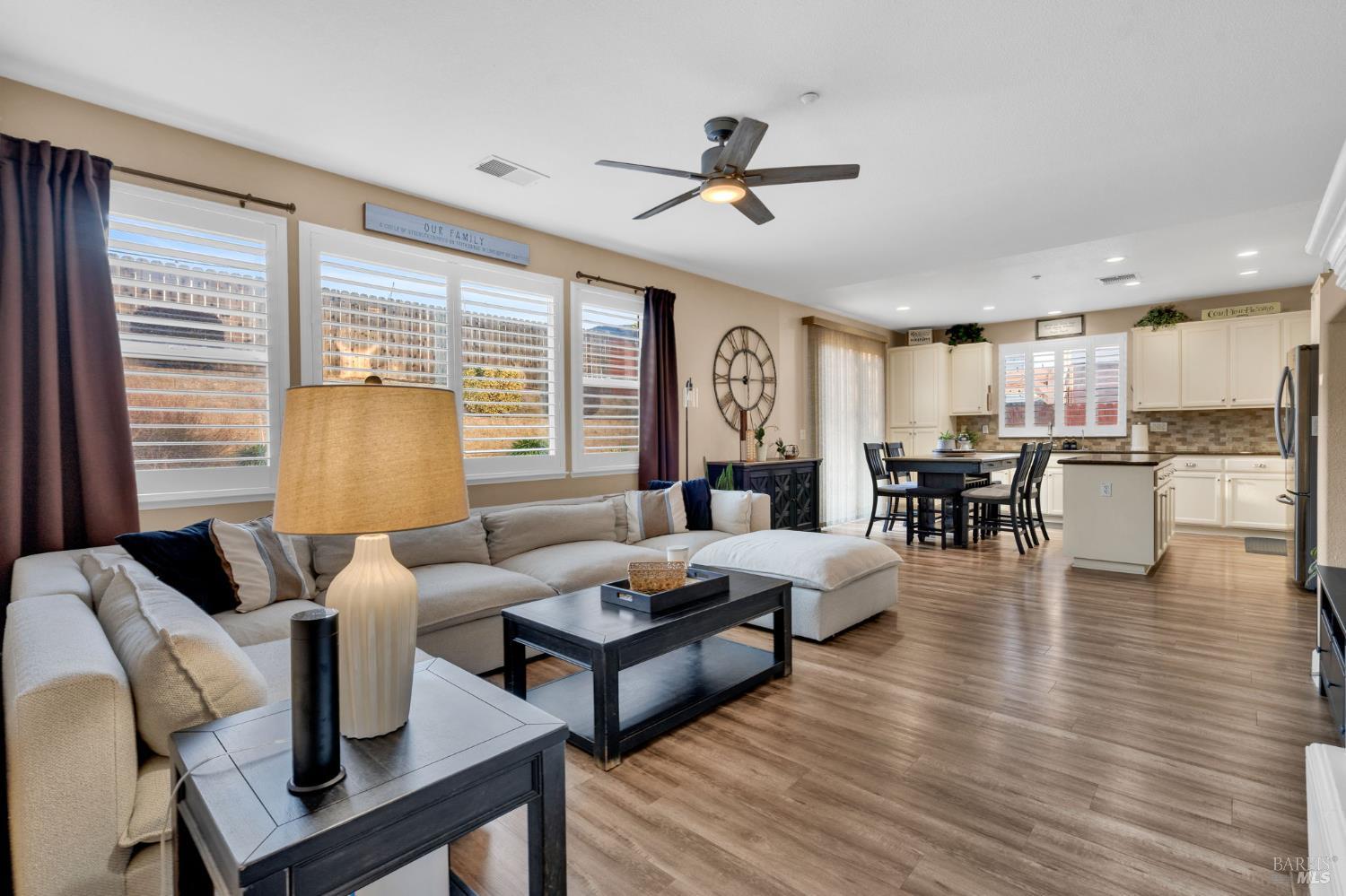 Detail Gallery Image 15 of 72 For 1841 Stockbridge Dr, Fairfield,  CA 94534 - 5 Beds | 4 Baths