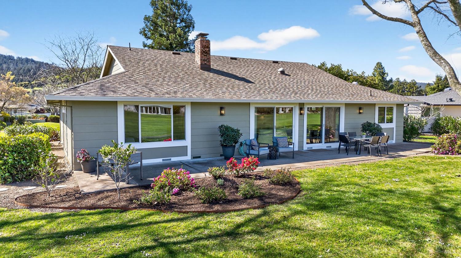 Detail Gallery Image 18 of 65 For 333 Golf Ct, Santa Rosa,  CA 95409 - 3 Beds | 2 Baths