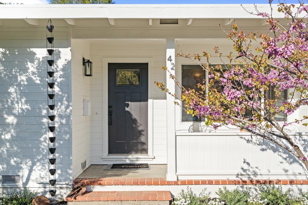 Detail Gallery Image 5 of 60 For 42 Billou St, San Rafael,  CA 94901 - 3 Beds | 2 Baths