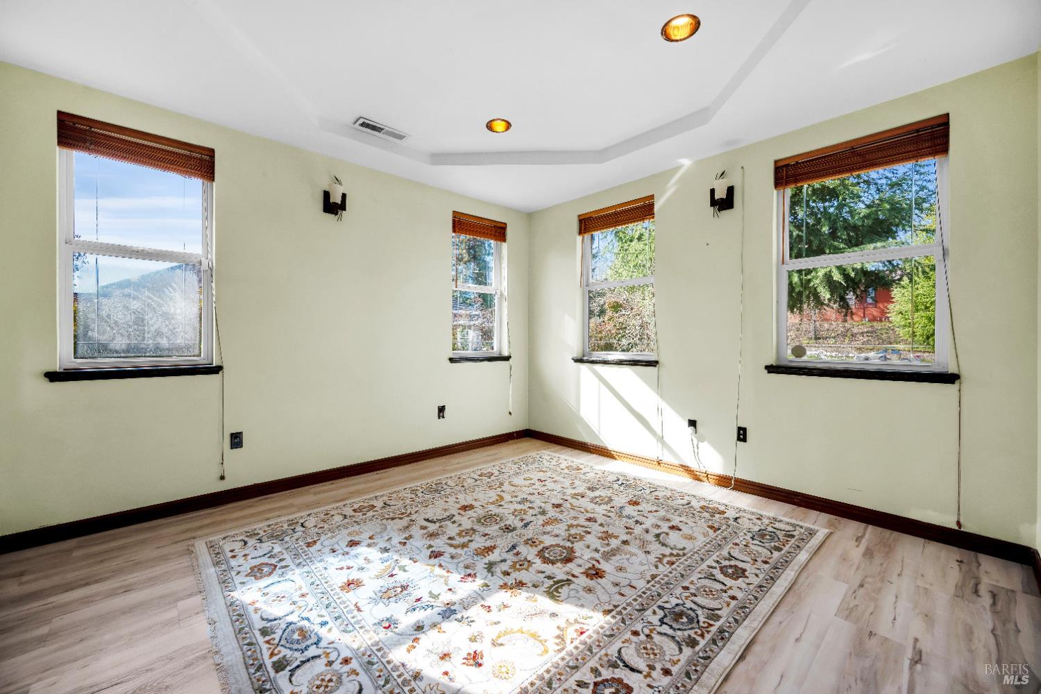 Detail Gallery Image 19 of 47 For 1051 S Main St, Willits,  CA 95490 - 3 Beds | 4 Baths