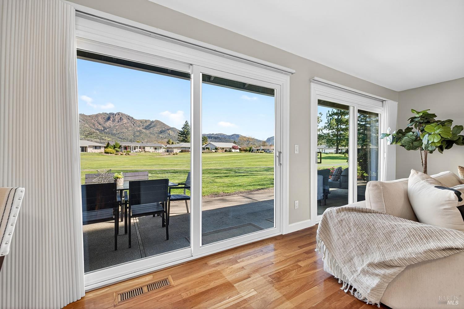 Detail Gallery Image 29 of 65 For 333 Golf Ct, Santa Rosa,  CA 95409 - 3 Beds | 2 Baths