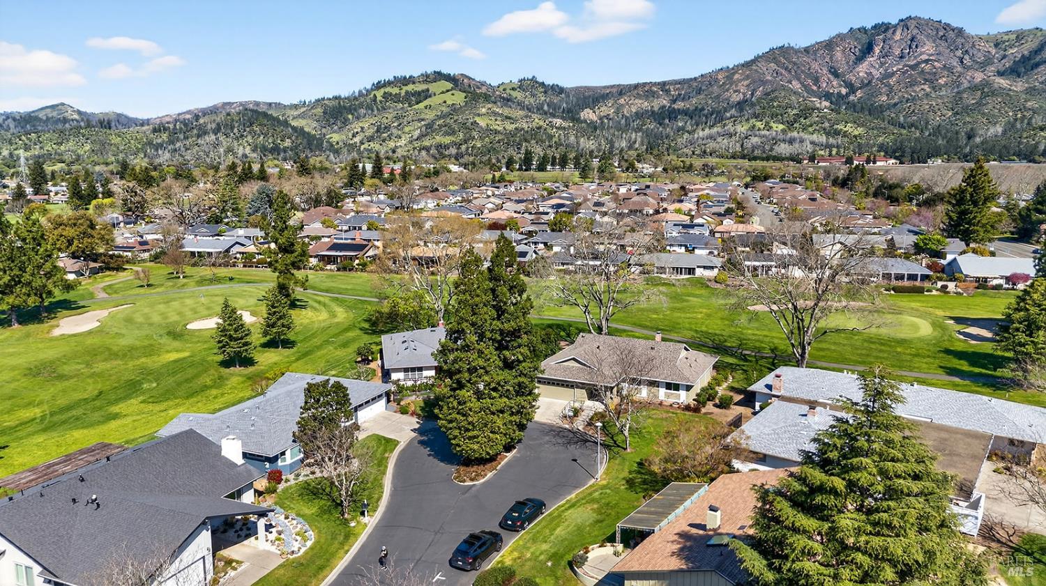 Detail Gallery Image 9 of 65 For 333 Golf Ct, Santa Rosa,  CA 95409 - 3 Beds | 2 Baths