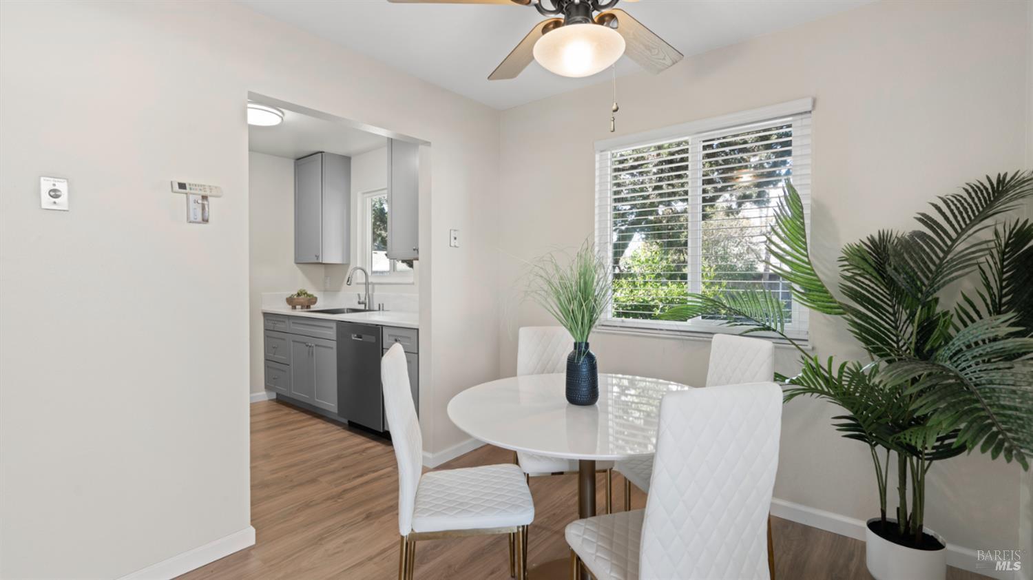 Detail Gallery Image 7 of 26 For 1305 Southwest Blvd a,  Rohnert Park,  CA 94928 - 2 Beds | 1 Baths