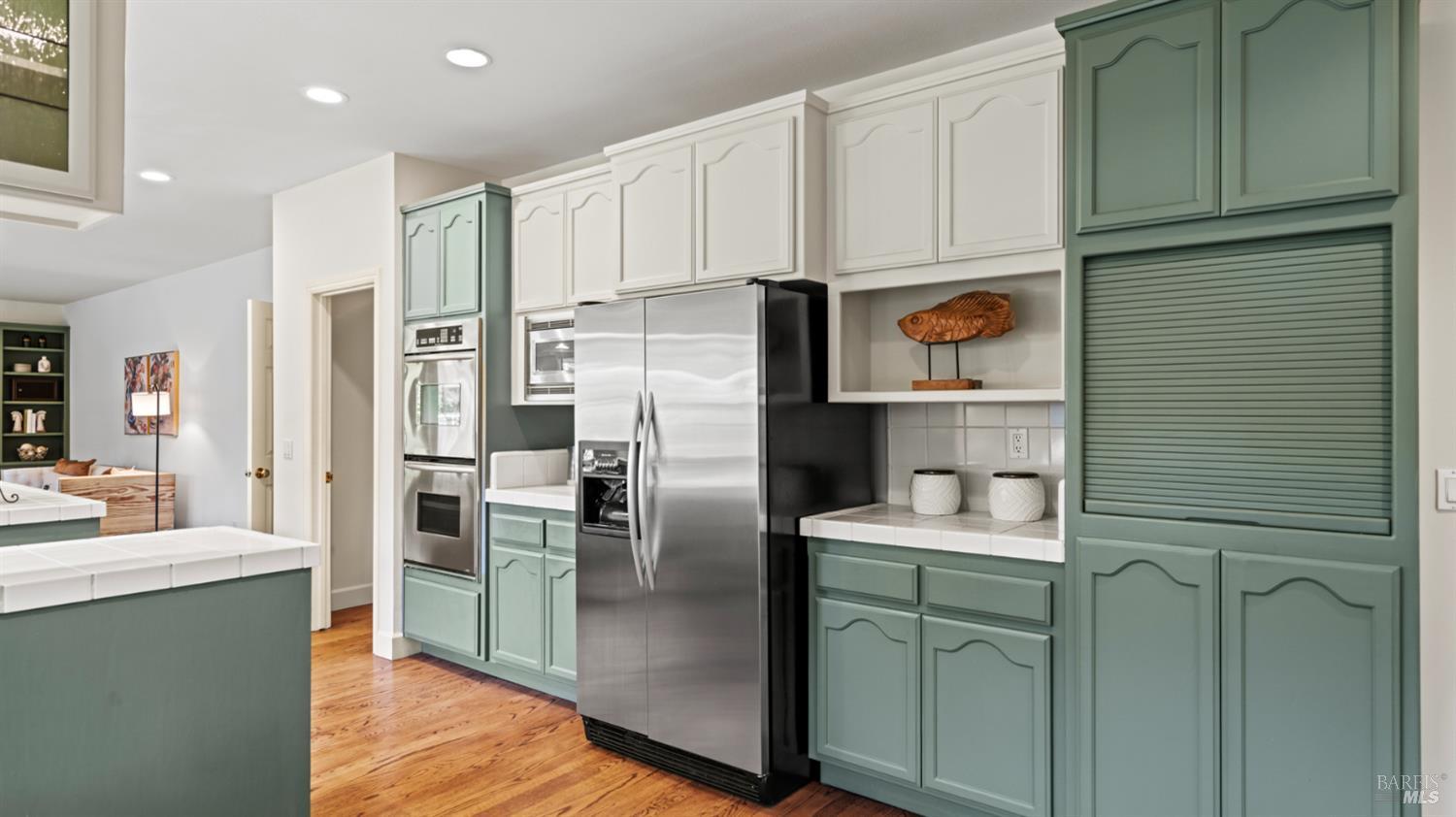 Detail Gallery Image 13 of 49 For 11 Saddlebrook Ct, Novato,  CA 94947 - 4 Beds | 4 Baths