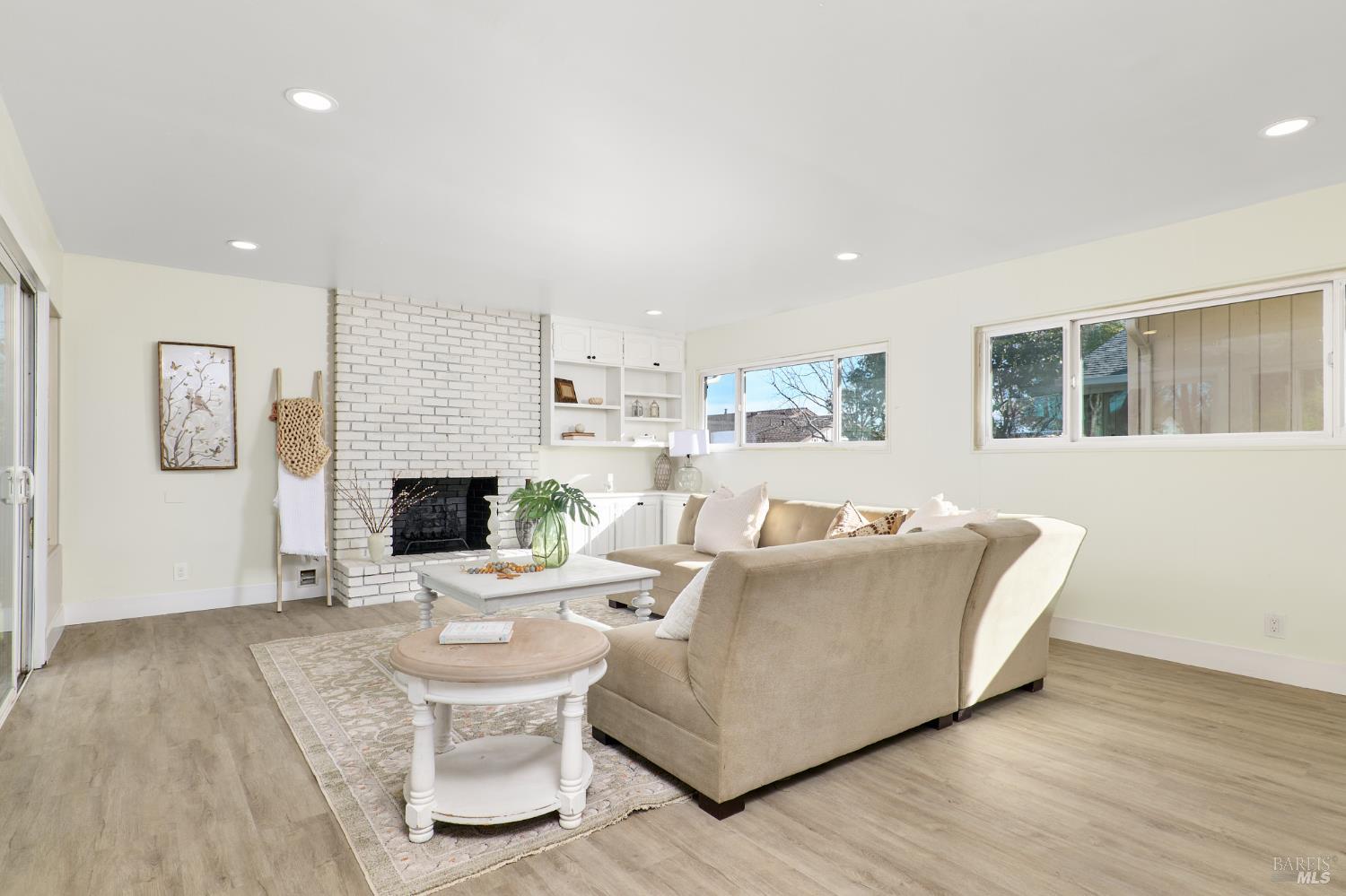 Detail Gallery Image 16 of 28 For 90 Manville Ave, Pittsburg,  CA 94565 - 3 Beds | 2 Baths