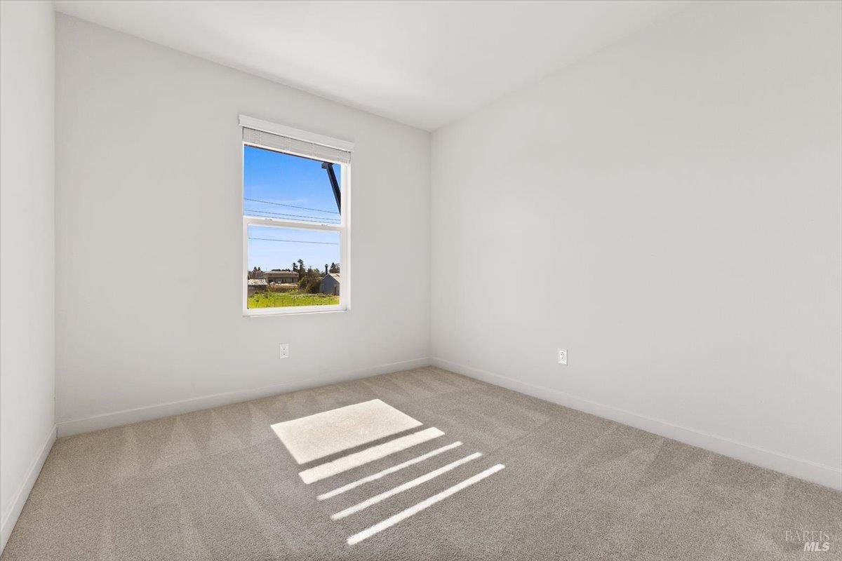 Detail Gallery Image 18 of 31 For 3669 Sebastopol Rd, Santa Rosa,  CA 95407 - 4 Beds | 2/1 Baths