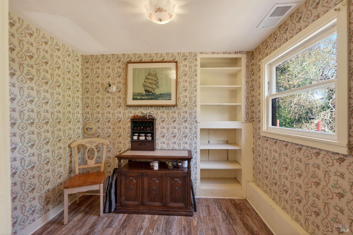 Detail Gallery Image 13 of 50 For 1450 Timberhill Rd, Santa Rosa,  CA 95401 - 6 Beds | 4 Baths