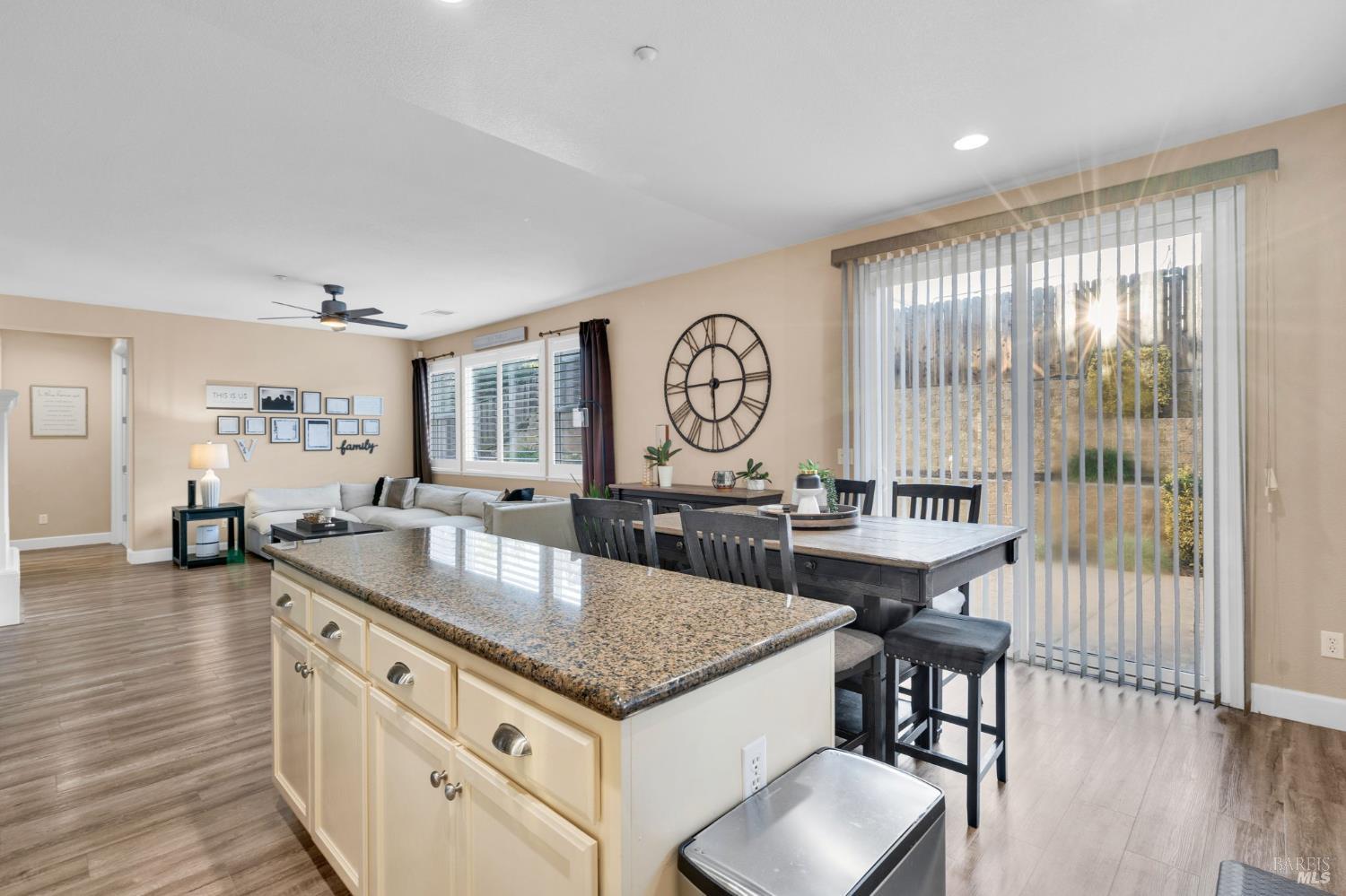 Detail Gallery Image 23 of 72 For 1841 Stockbridge Dr, Fairfield,  CA 94534 - 5 Beds | 4 Baths