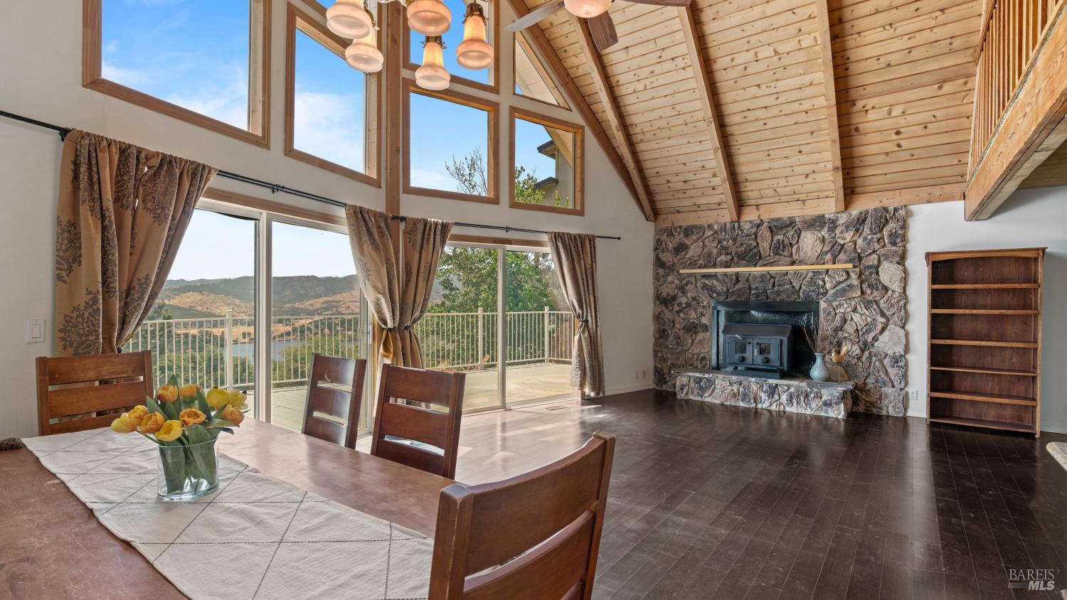 Detail Gallery Image 8 of 58 For 19383 Stonegate Rd, Hidden Valley Lake,  CA 95467 - 4 Beds | 3 Baths