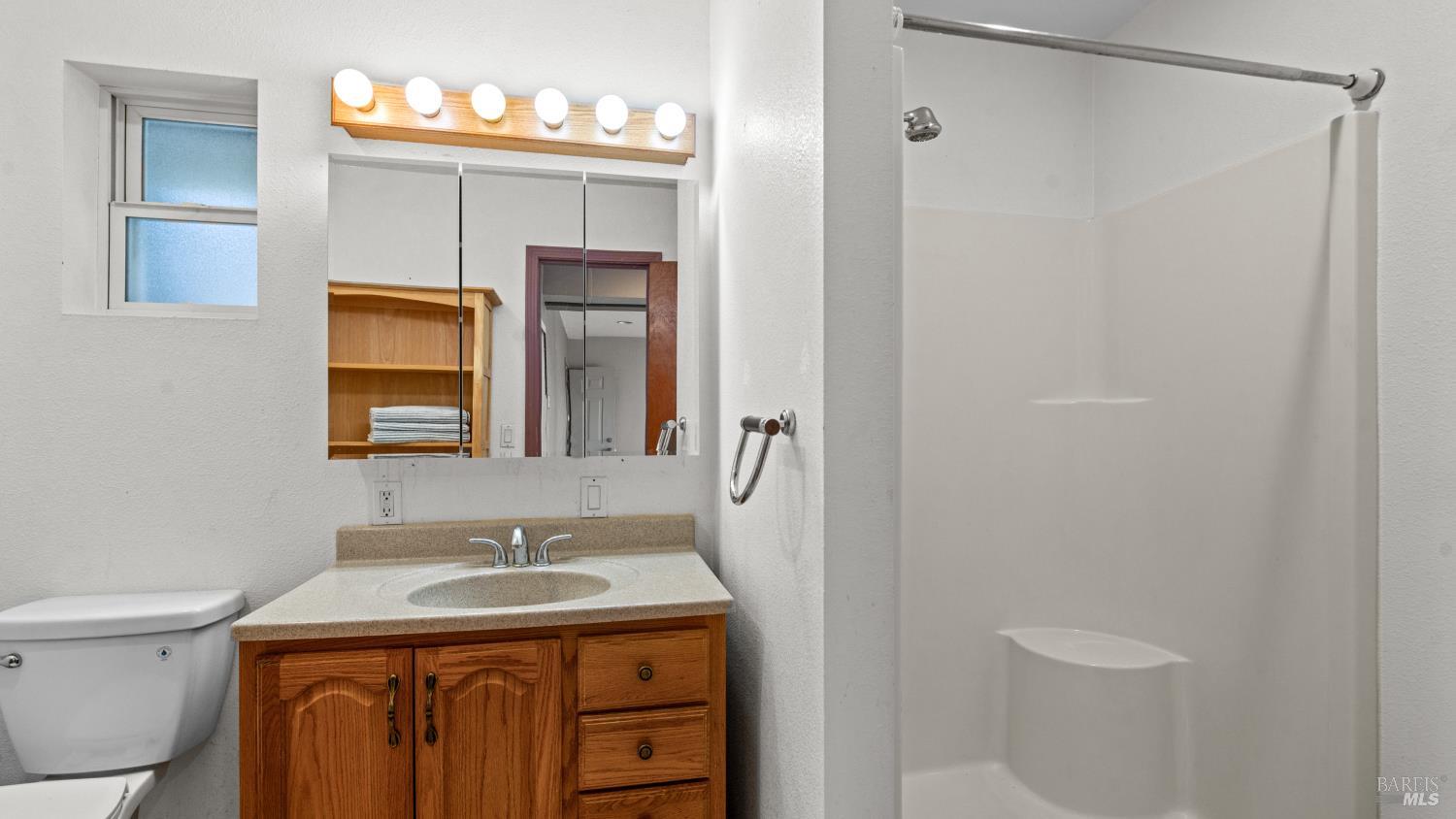 Detail Gallery Image 38 of 58 For 19383 Stonegate Rd, Hidden Valley Lake,  CA 95467 - 4 Beds | 3 Baths