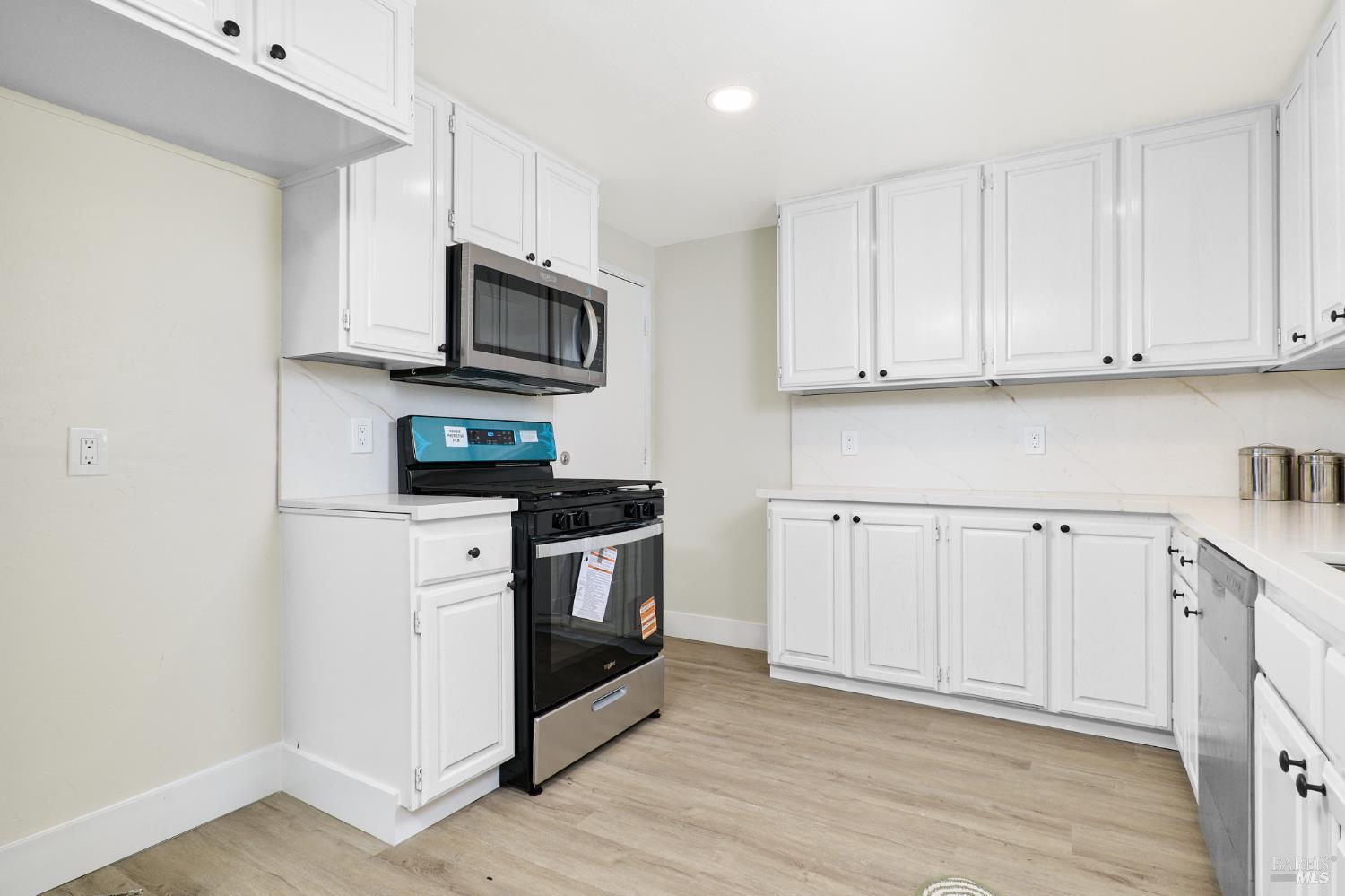 Detail Gallery Image 10 of 28 For 90 Manville Ave, Pittsburg,  CA 94565 - 3 Beds | 2 Baths