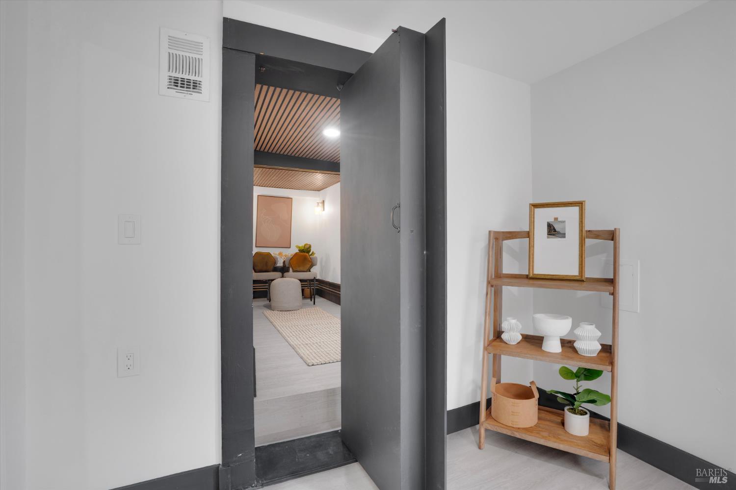 Detail Gallery Image 31 of 59 For 431 Brown St, Napa,  CA 94559 - 5 Beds | 2 Baths