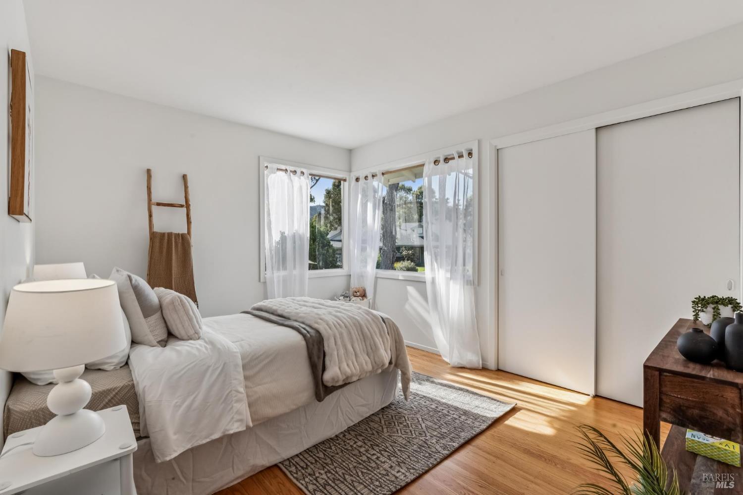 Detail Gallery Image 26 of 45 For 266 Riviera Dr, San Rafael,  CA 94901 - 4 Beds | 2 Baths