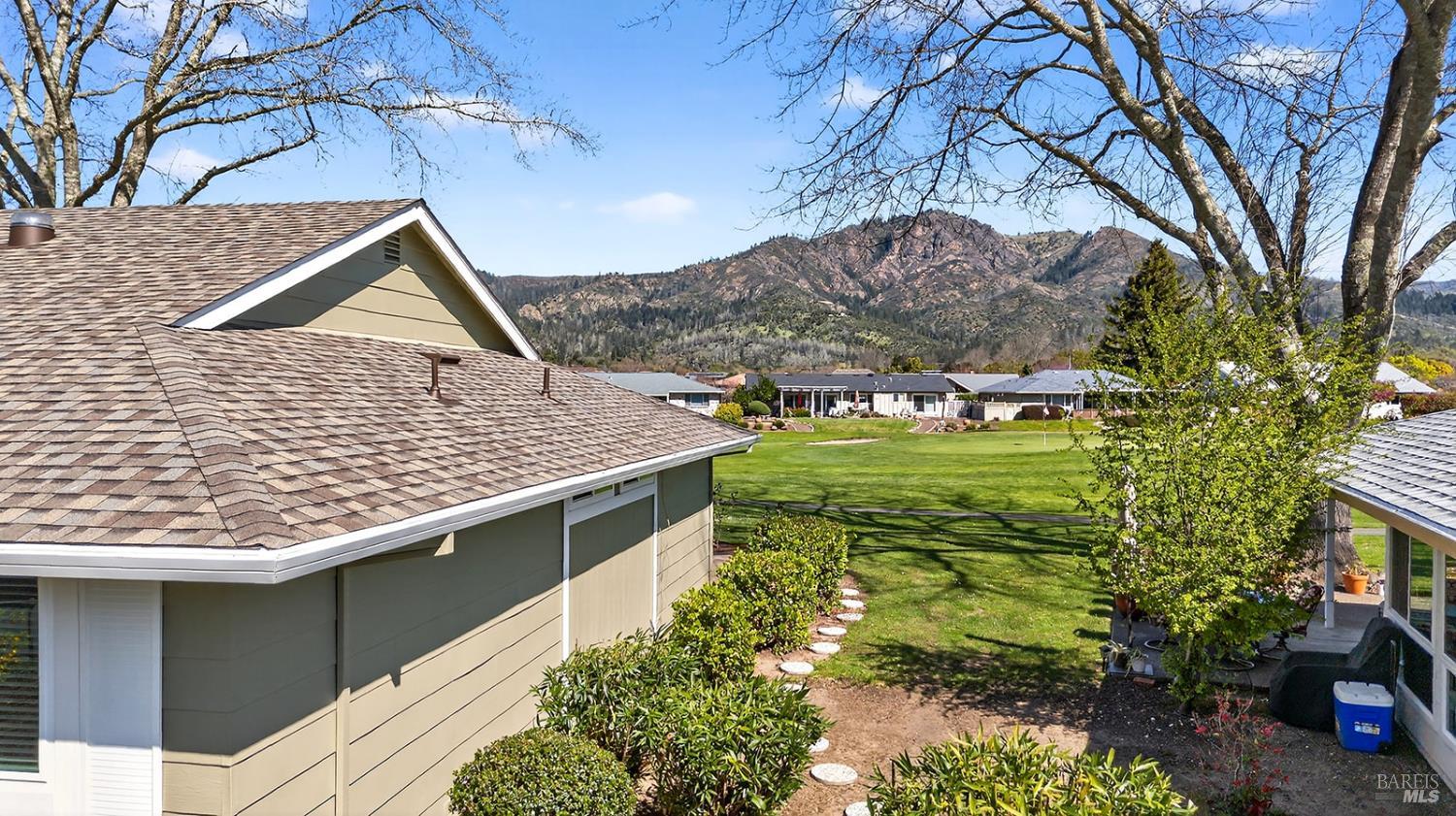 Detail Gallery Image 12 of 65 For 333 Golf Ct, Santa Rosa,  CA 95409 - 3 Beds | 2 Baths