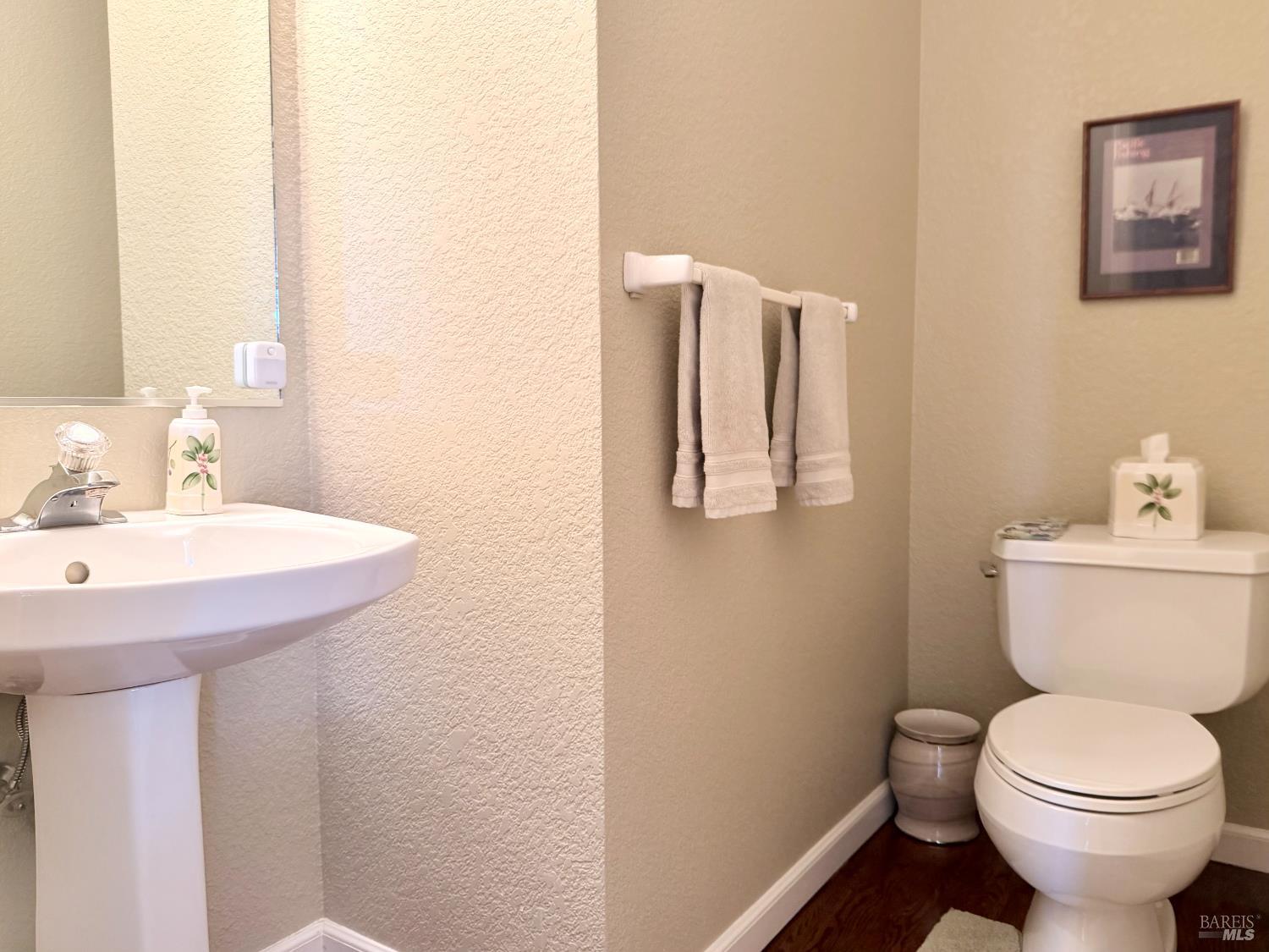 Detail Gallery Image 10 of 23 For 13 Heron Ct, San Rafael,  CA 94901 - 3 Beds | 2/1 Baths