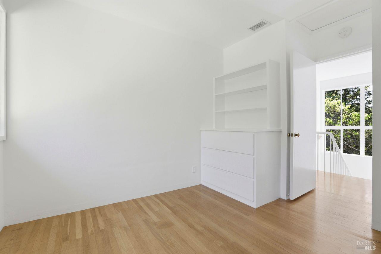 Detail Gallery Image 26 of 53 For 214 Poplar Dr, Kentfield,  CA 94904 - 4 Beds | 2/1 Baths