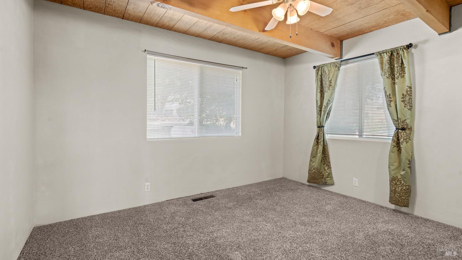 Detail Gallery Image 19 of 58 For 19383 Stonegate Rd, Hidden Valley Lake,  CA 95467 - 4 Beds | 3 Baths