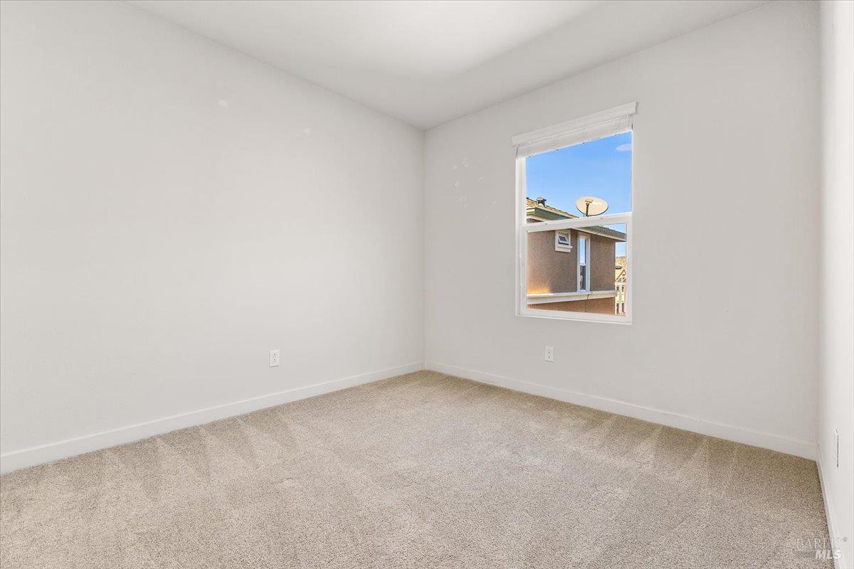 Detail Gallery Image 15 of 31 For 3669 Sebastopol Rd, Santa Rosa,  CA 95407 - 4 Beds | 2/1 Baths