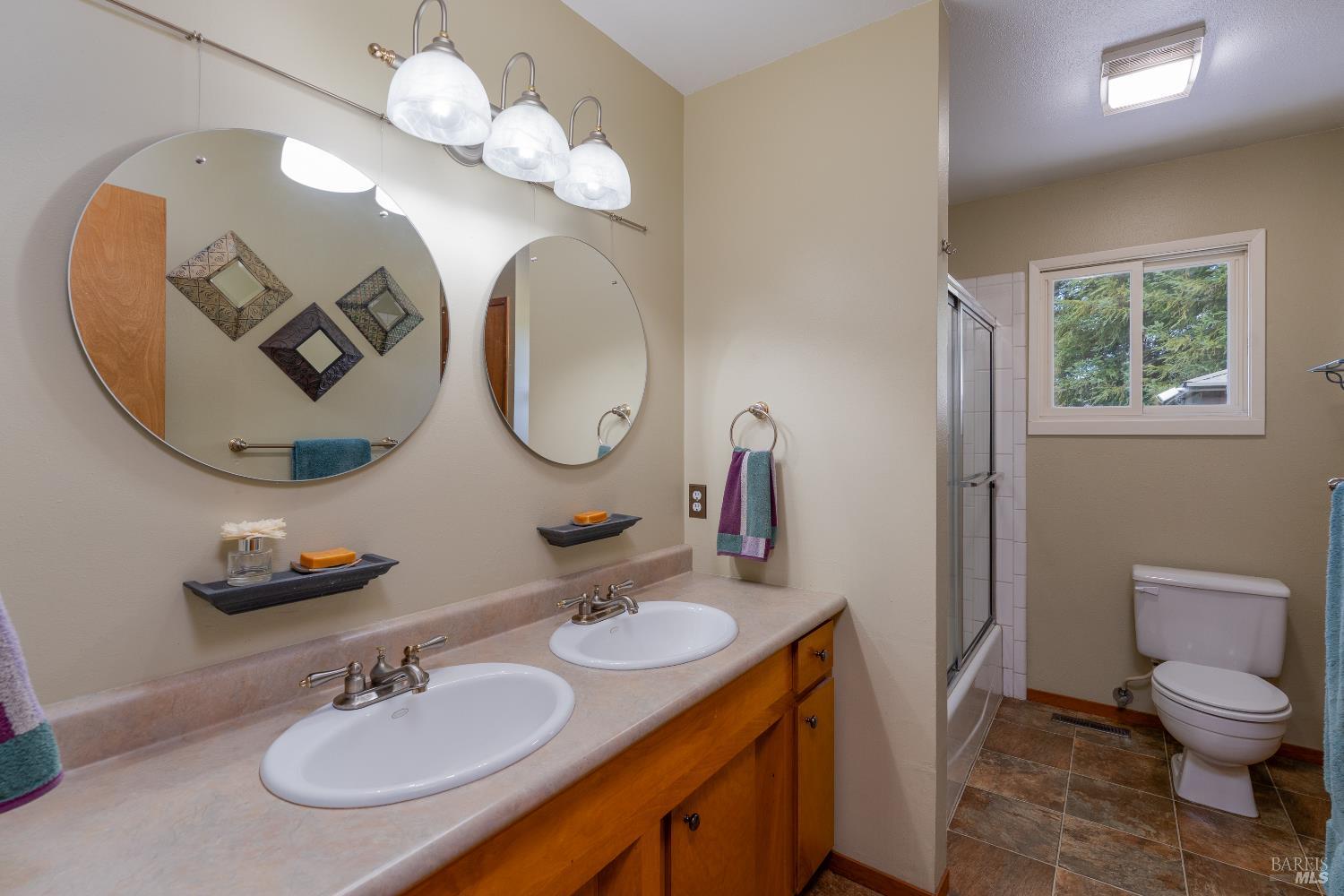 Detail Gallery Image 20 of 40 For 10450 Main St, Potter Valley,  CA 95469 - 4 Beds | 2 Baths