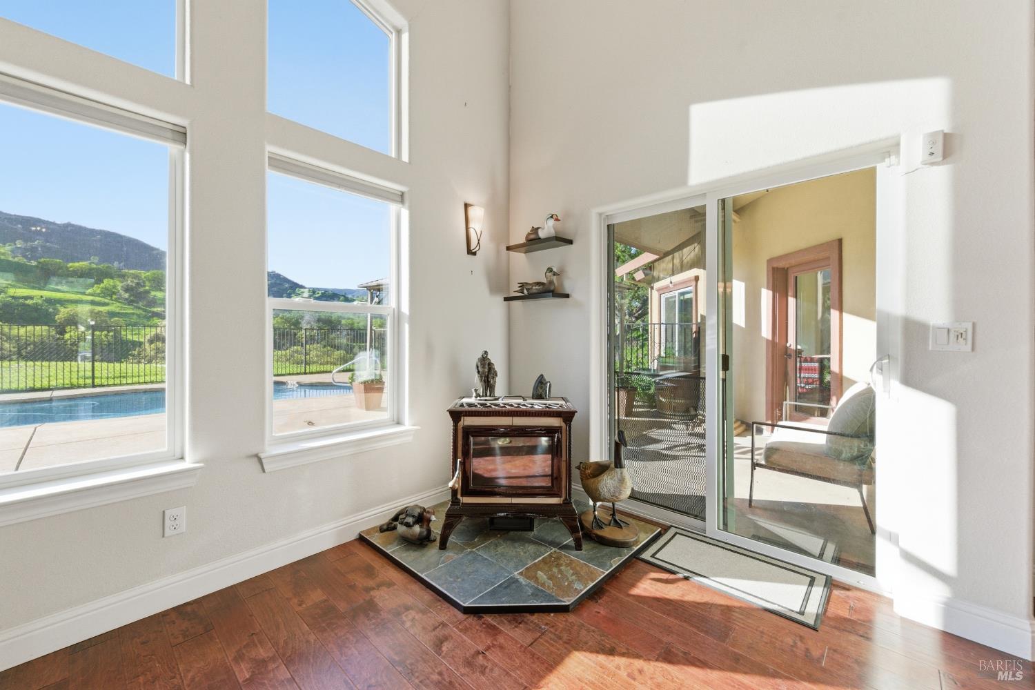 Detail Gallery Image 5 of 45 For 7561 Pleasants Valley Rd, Vacaville,  CA 95688 - 4 Beds | 2/1 Baths