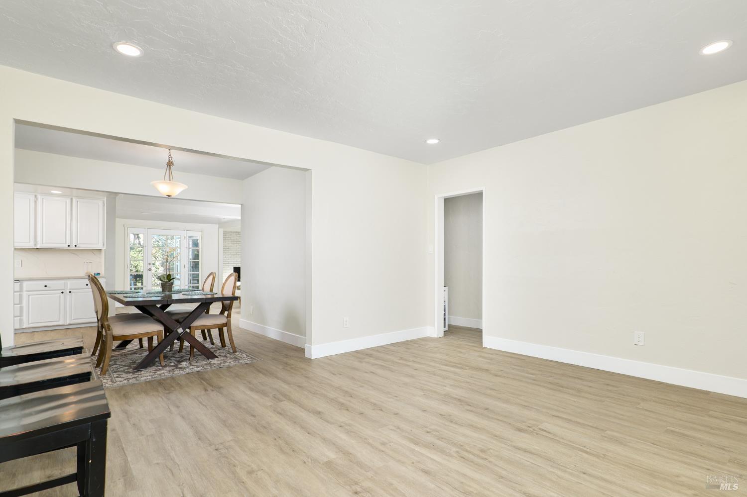 Detail Gallery Image 6 of 28 For 90 Manville Ave, Pittsburg,  CA 94565 - 3 Beds | 2 Baths