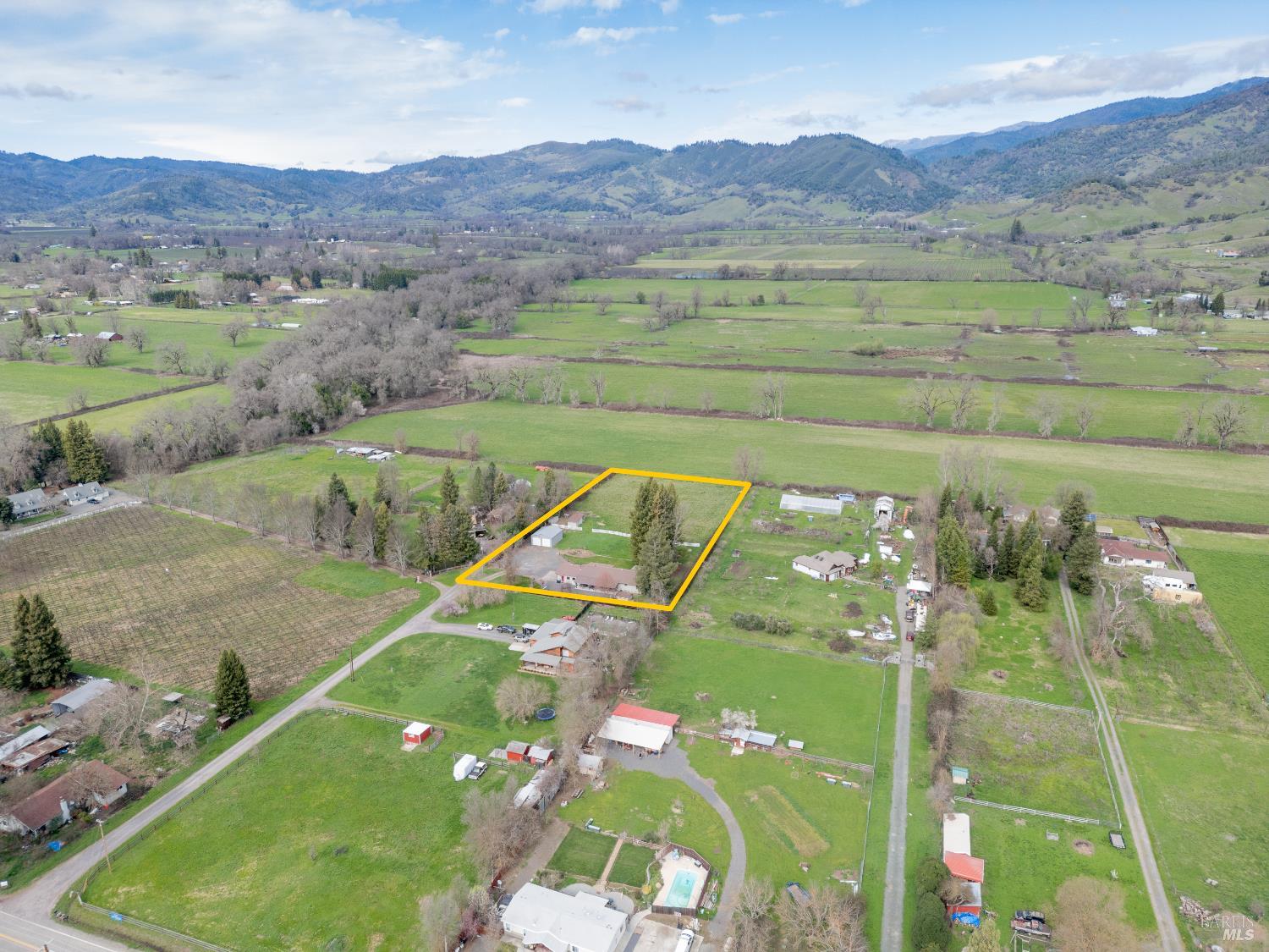 Detail Gallery Image 32 of 40 For 10450 Main St, Potter Valley,  CA 95469 - 4 Beds | 2 Baths