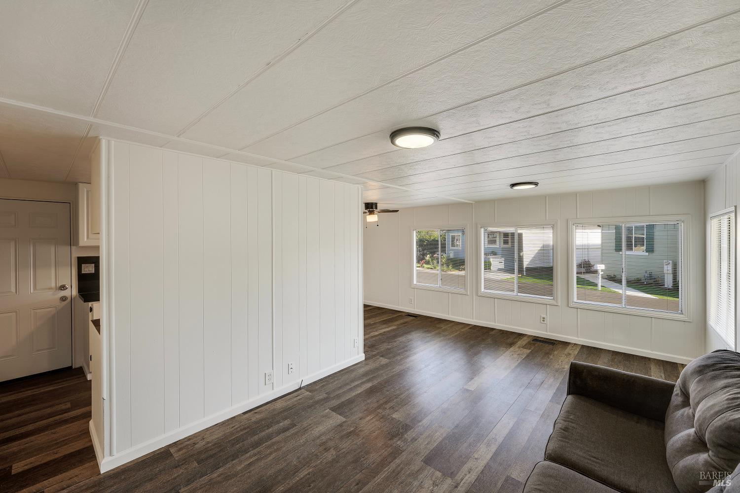 Detail Gallery Image 7 of 10 For 252 Pear Ln, Santa Rosa,  CA 95407 - 2 Beds | 1 Baths