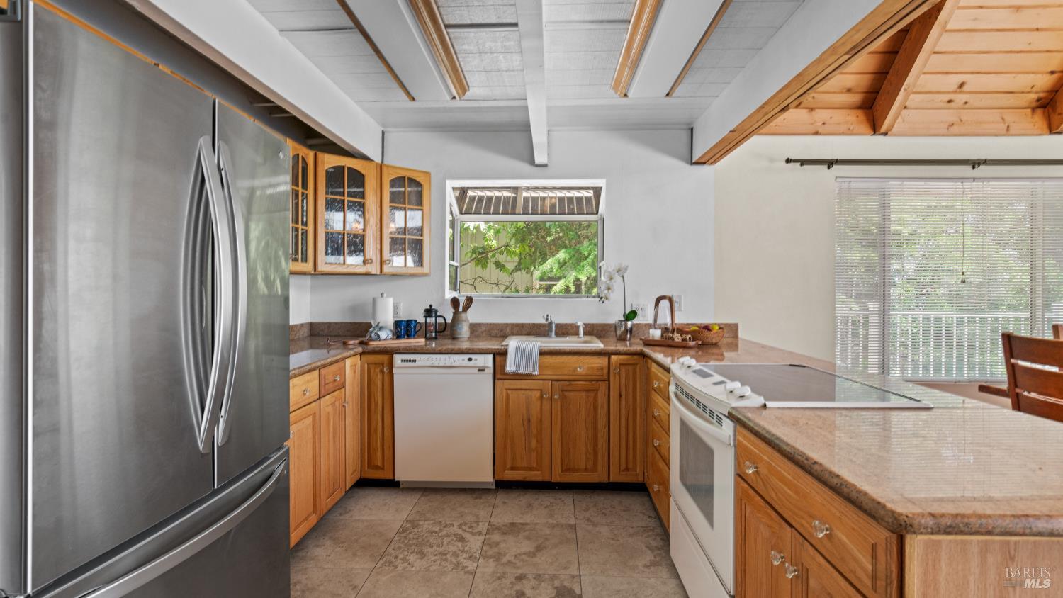 Detail Gallery Image 15 of 58 For 19383 Stonegate Rd, Hidden Valley Lake,  CA 95467 - 4 Beds | 3 Baths