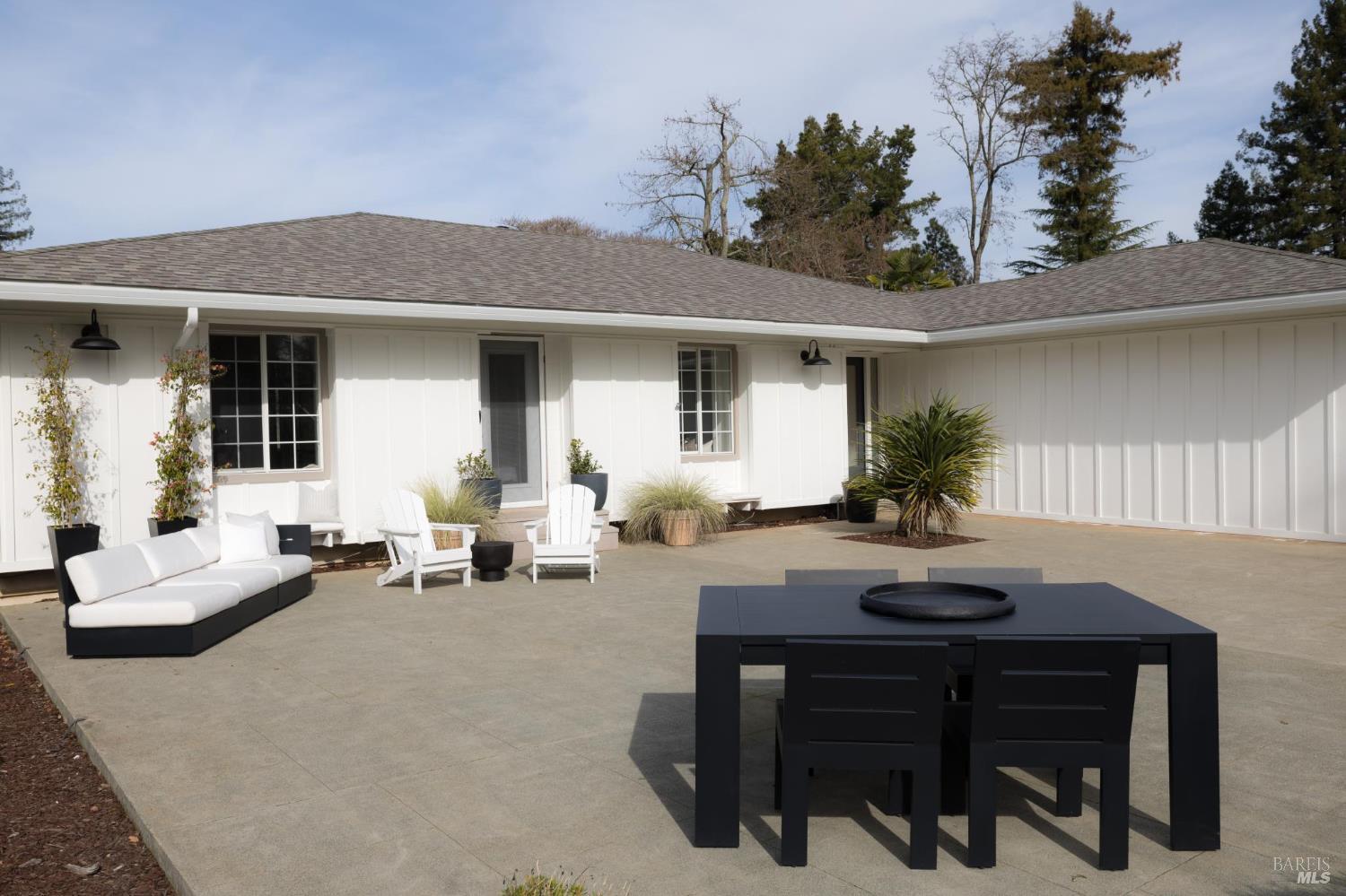 Detail Gallery Image 4 of 30 For 345 Francisco Dr, Sonoma,  CA 95476 - 3 Beds | 2 Baths