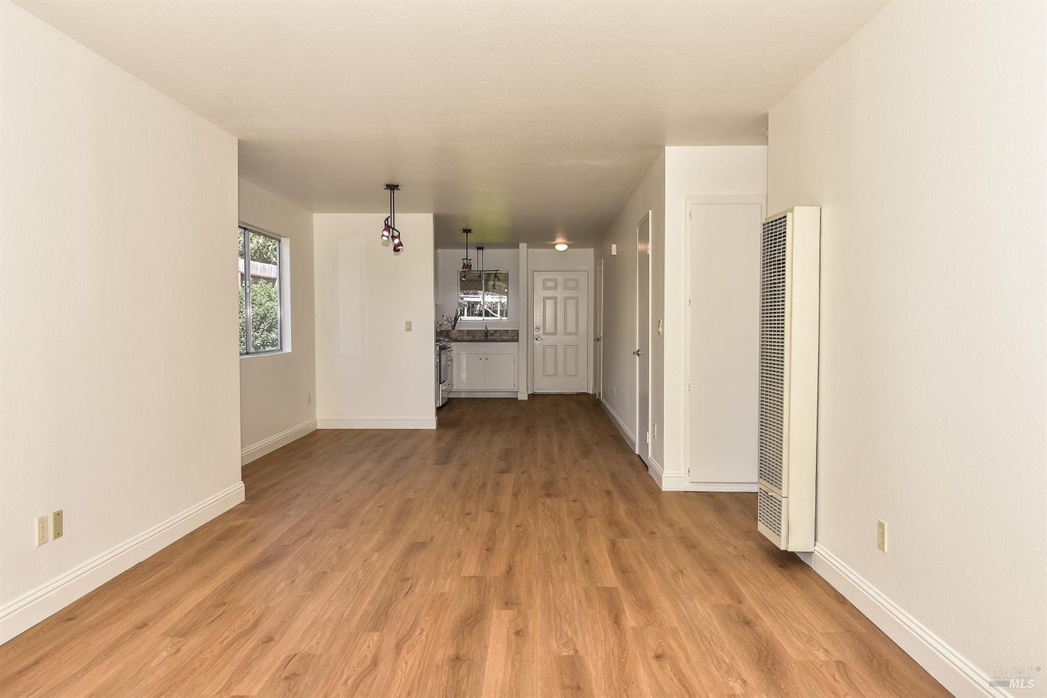 Detail Gallery Image 11 of 20 For 111 Acorn Dr, Petaluma,  CA 94952 - 1 Beds | 1 Baths