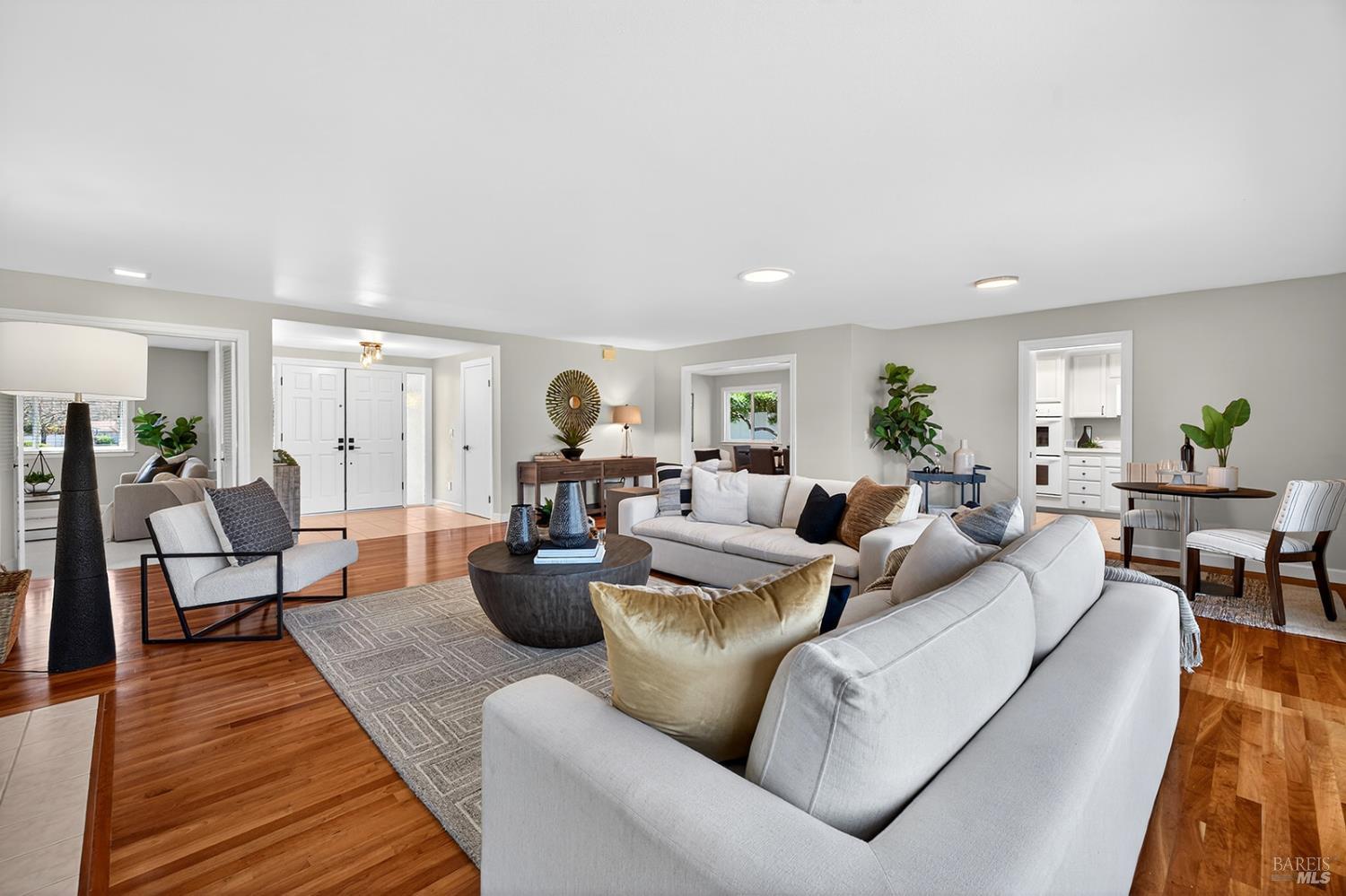 Detail Gallery Image 32 of 65 For 333 Golf Ct, Santa Rosa,  CA 95409 - 3 Beds | 2 Baths