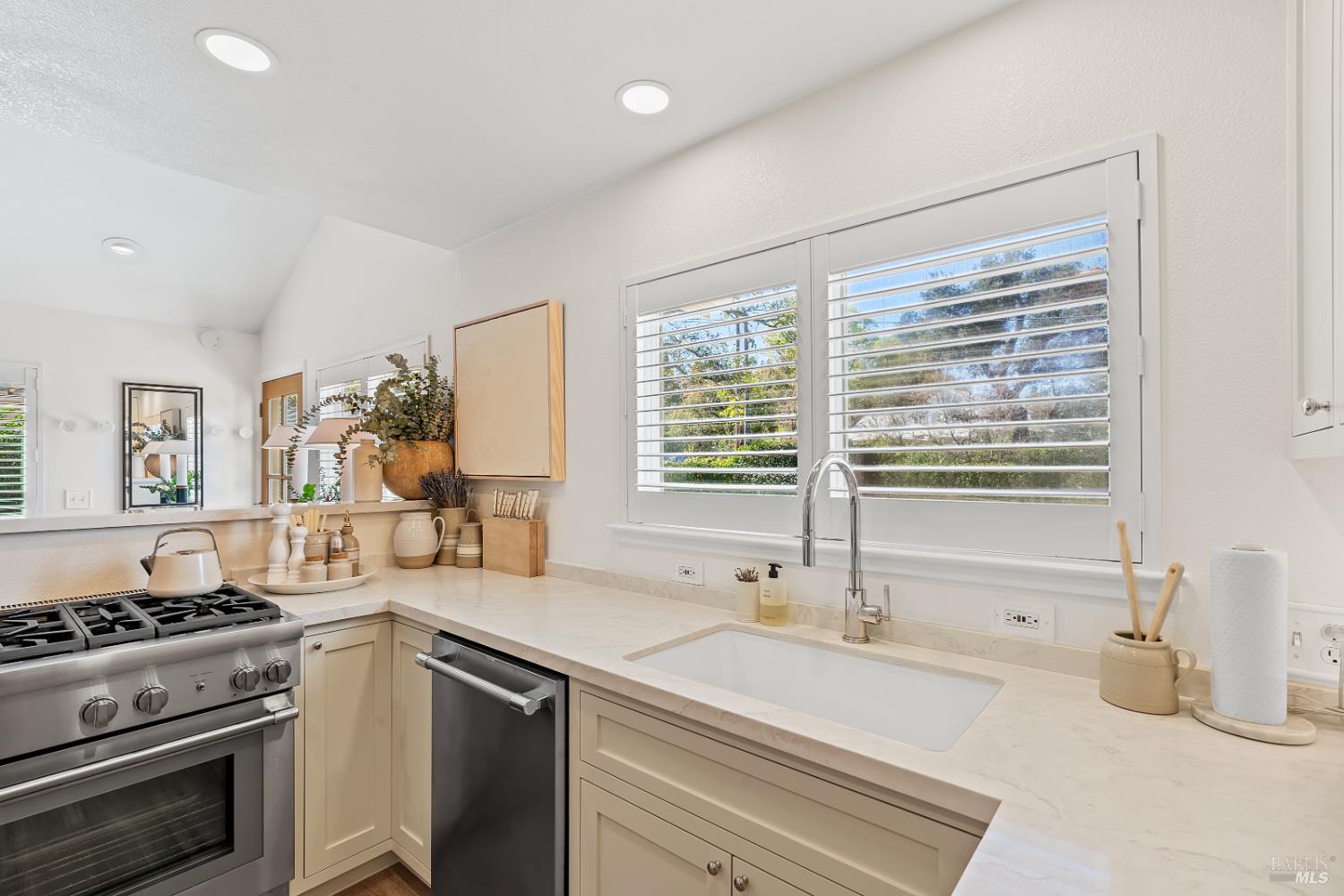 Detail Gallery Image 14 of 38 For 110 Viola Way, Angwin,  CA 94508 - 2 Beds | 2 Baths