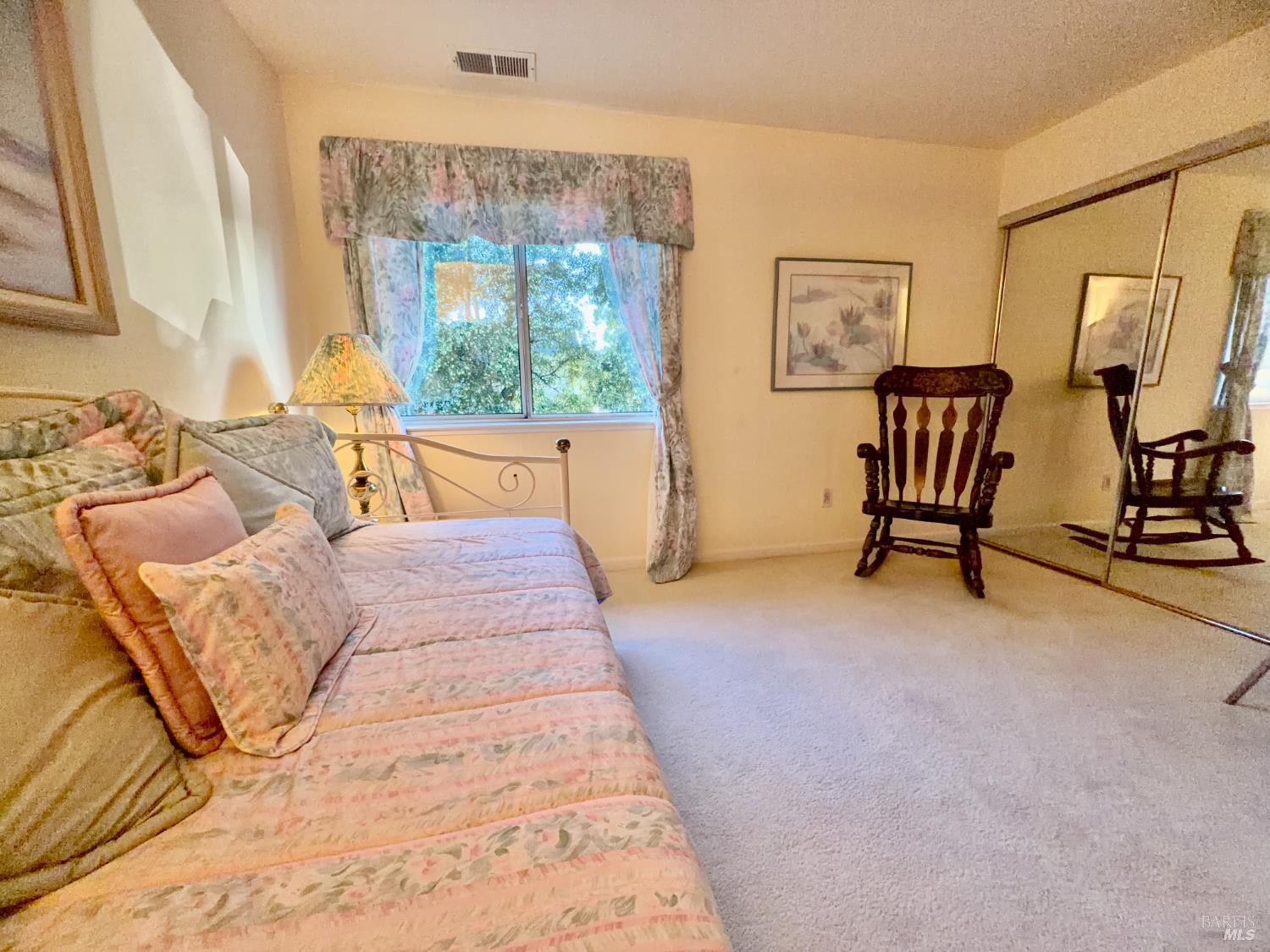 Detail Gallery Image 18 of 23 For 13 Heron Ct, San Rafael,  CA 94901 - 3 Beds | 2/1 Baths